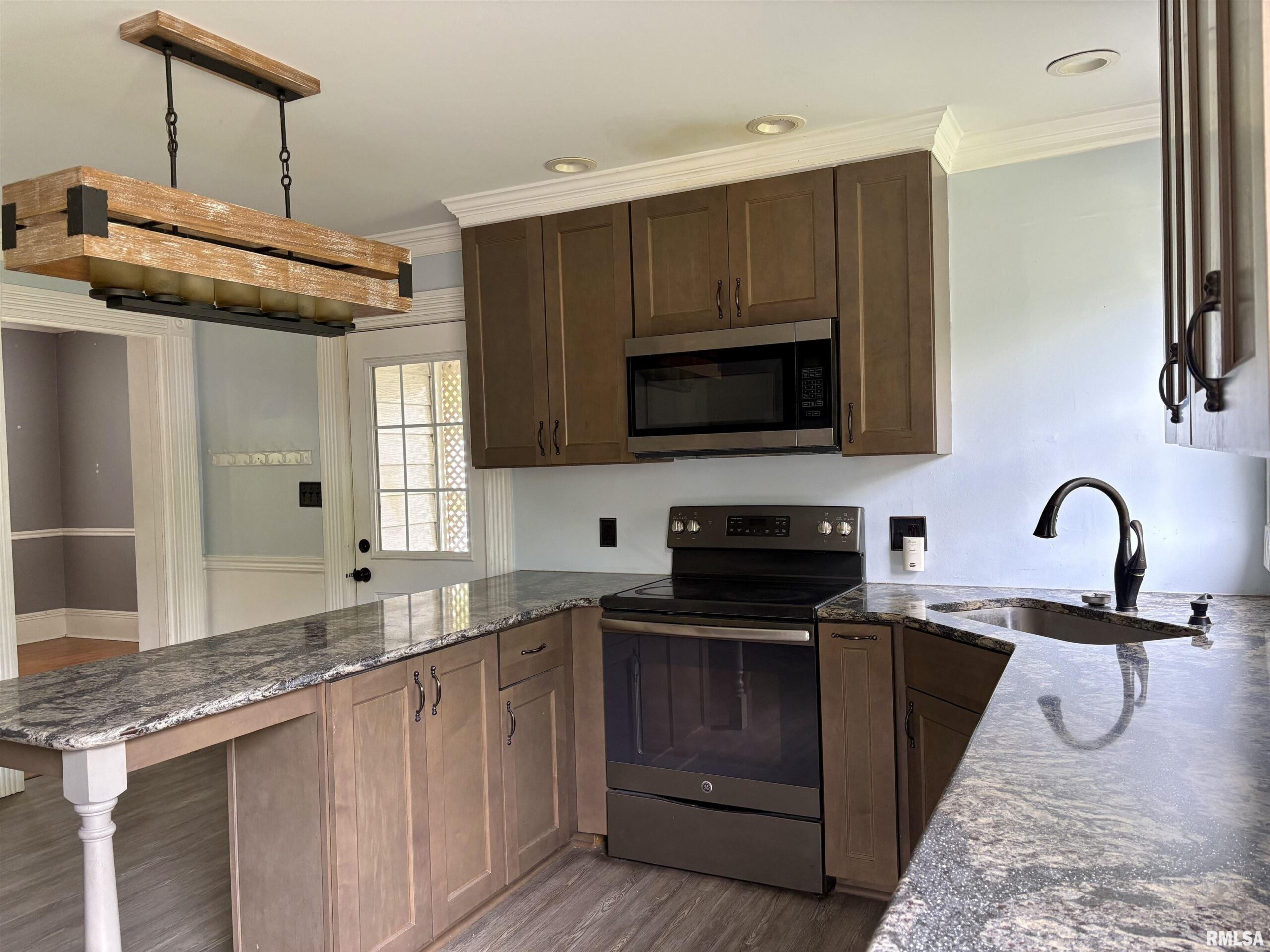 242 N WEBSTER Avenue Jacksonville IL