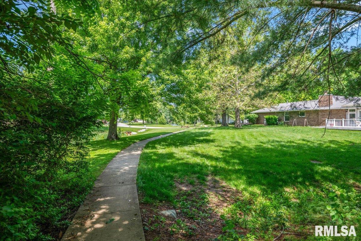 202 HUNTINGTON Road Chatham IL