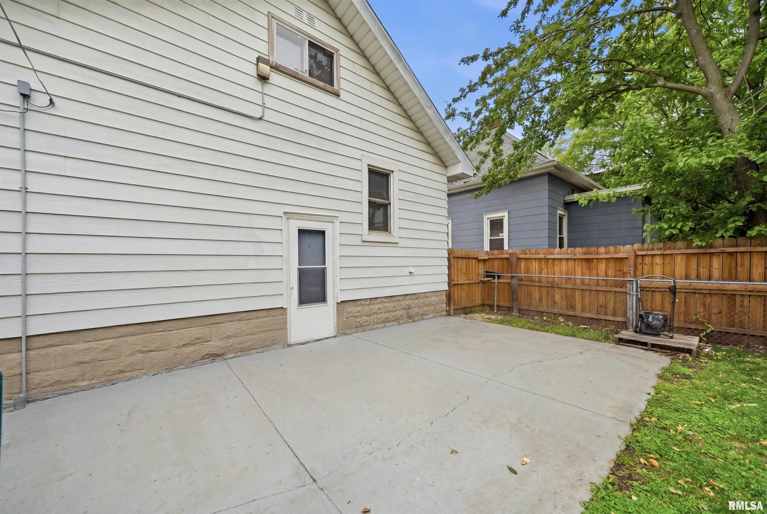 809 E REPUBLIC Street Peoria IL