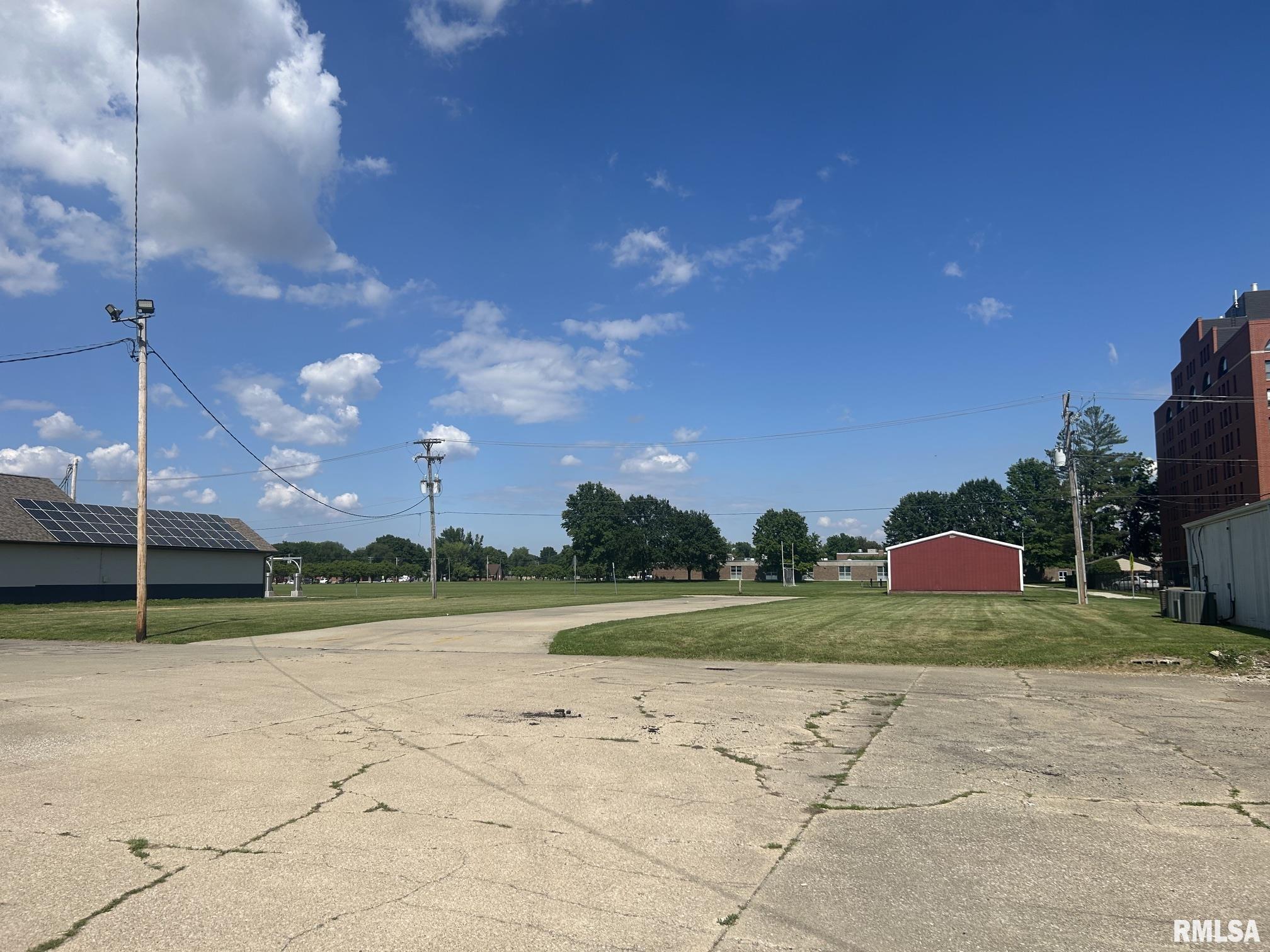 712 N WEBSTER Street Taylorville IL