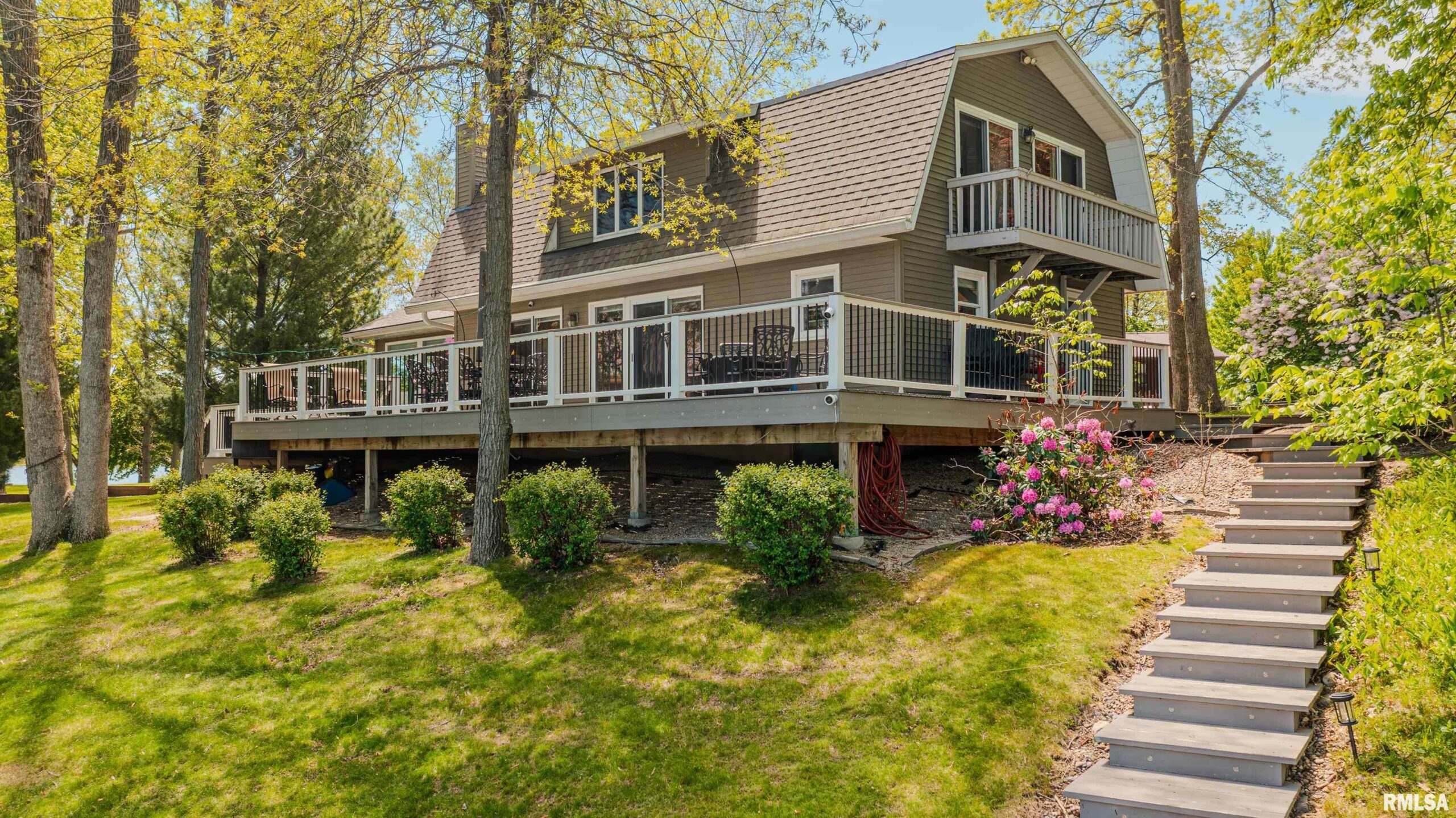380 CHARTER OAK Place Dahinda IL
