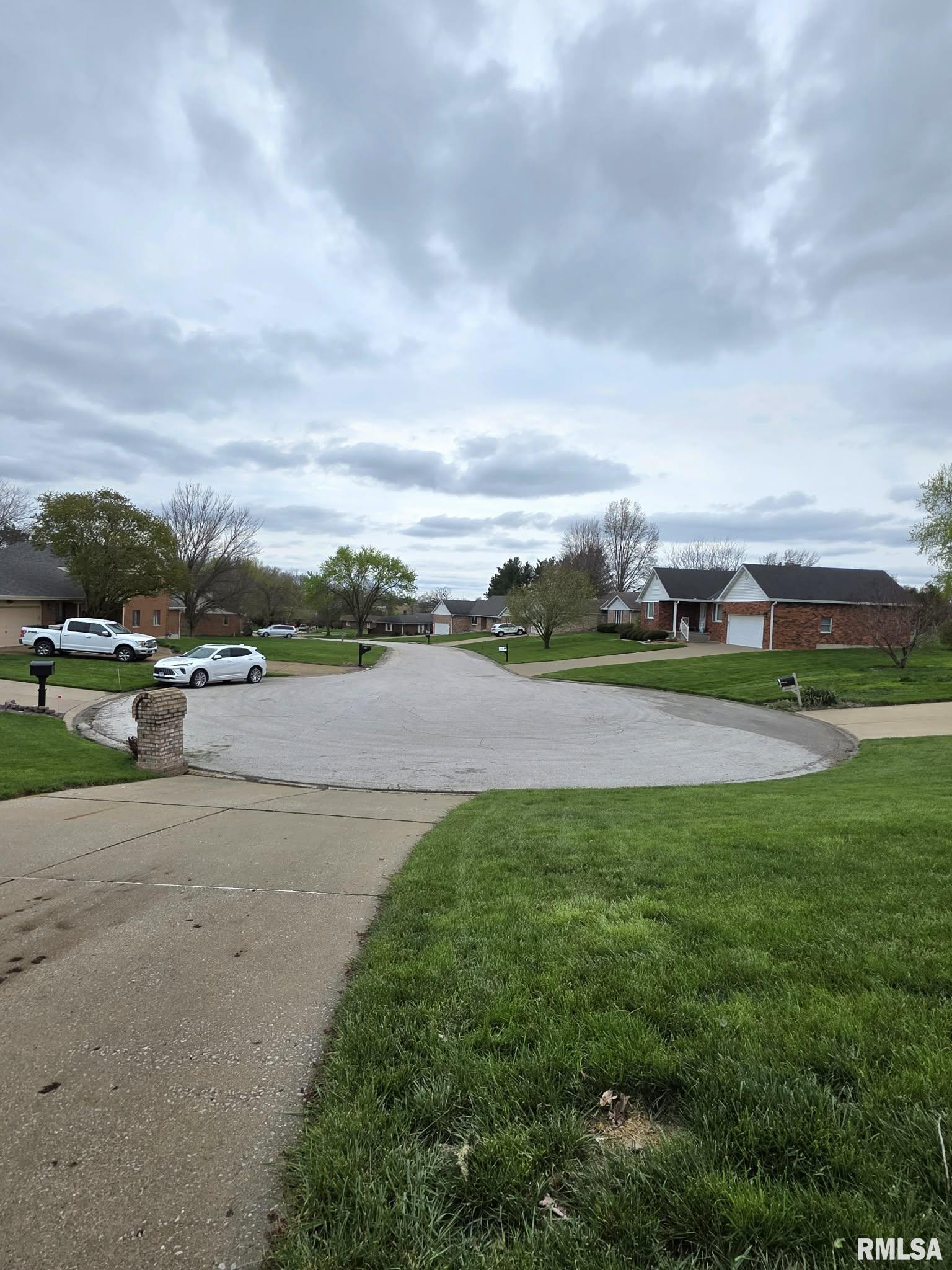 3226 E TOWER Road Quincy IL