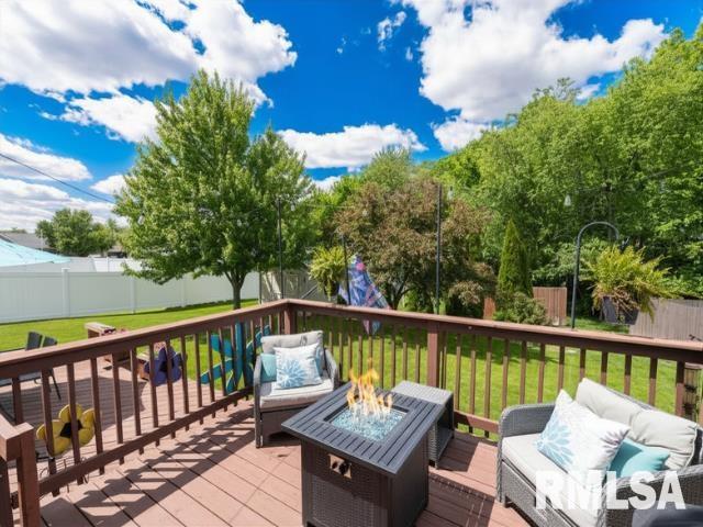 203 STONEWOOD Drive East Peoria IL