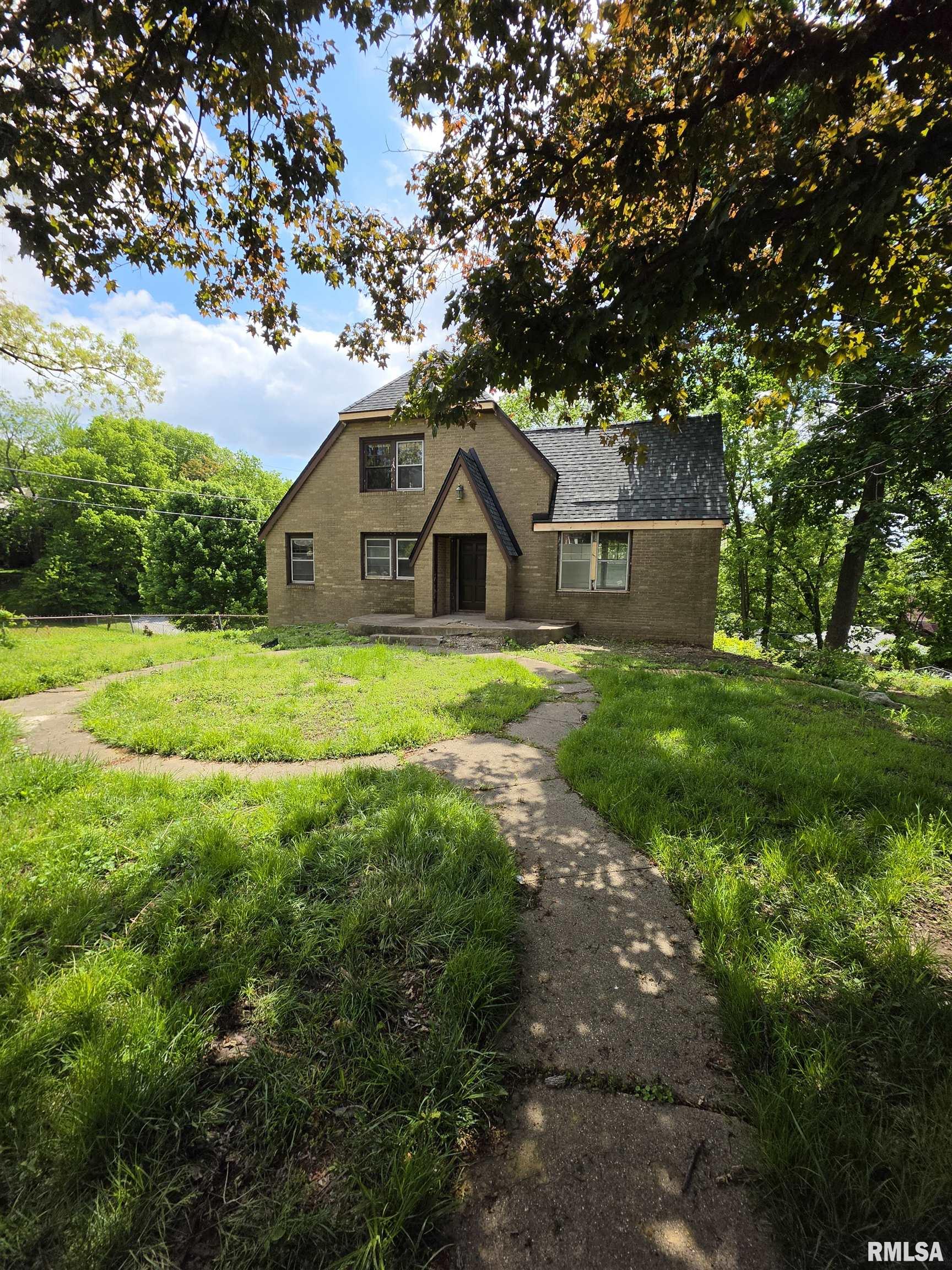 1530 NE GLEN OAK Avenue Peoria IL