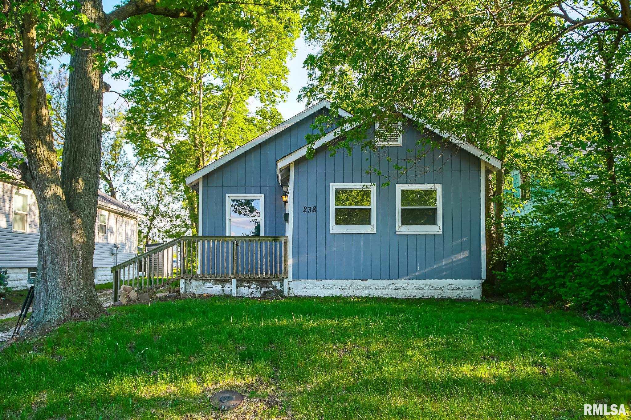 238 COOPER Street Pekin IL