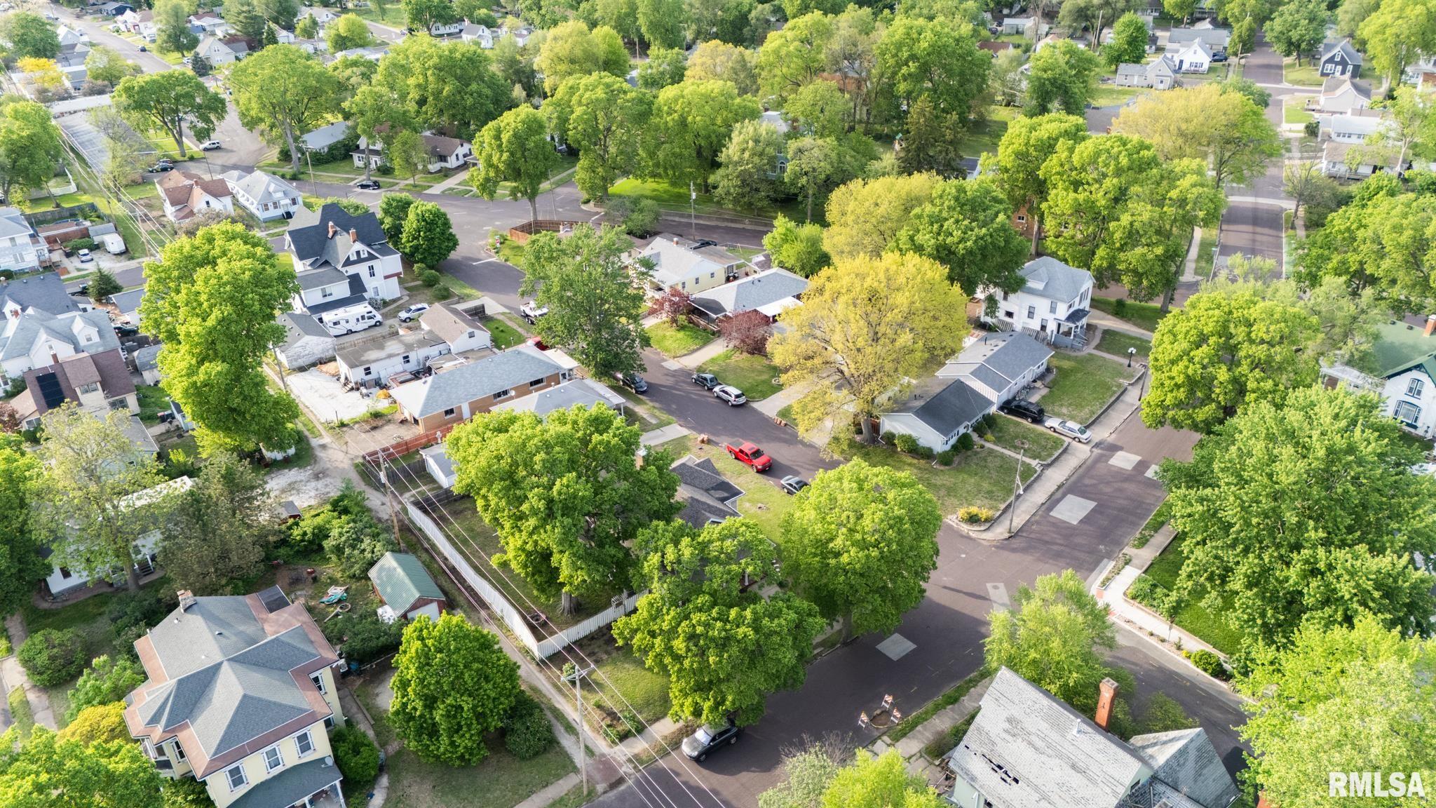 715 N 4TH Street Pekin IL