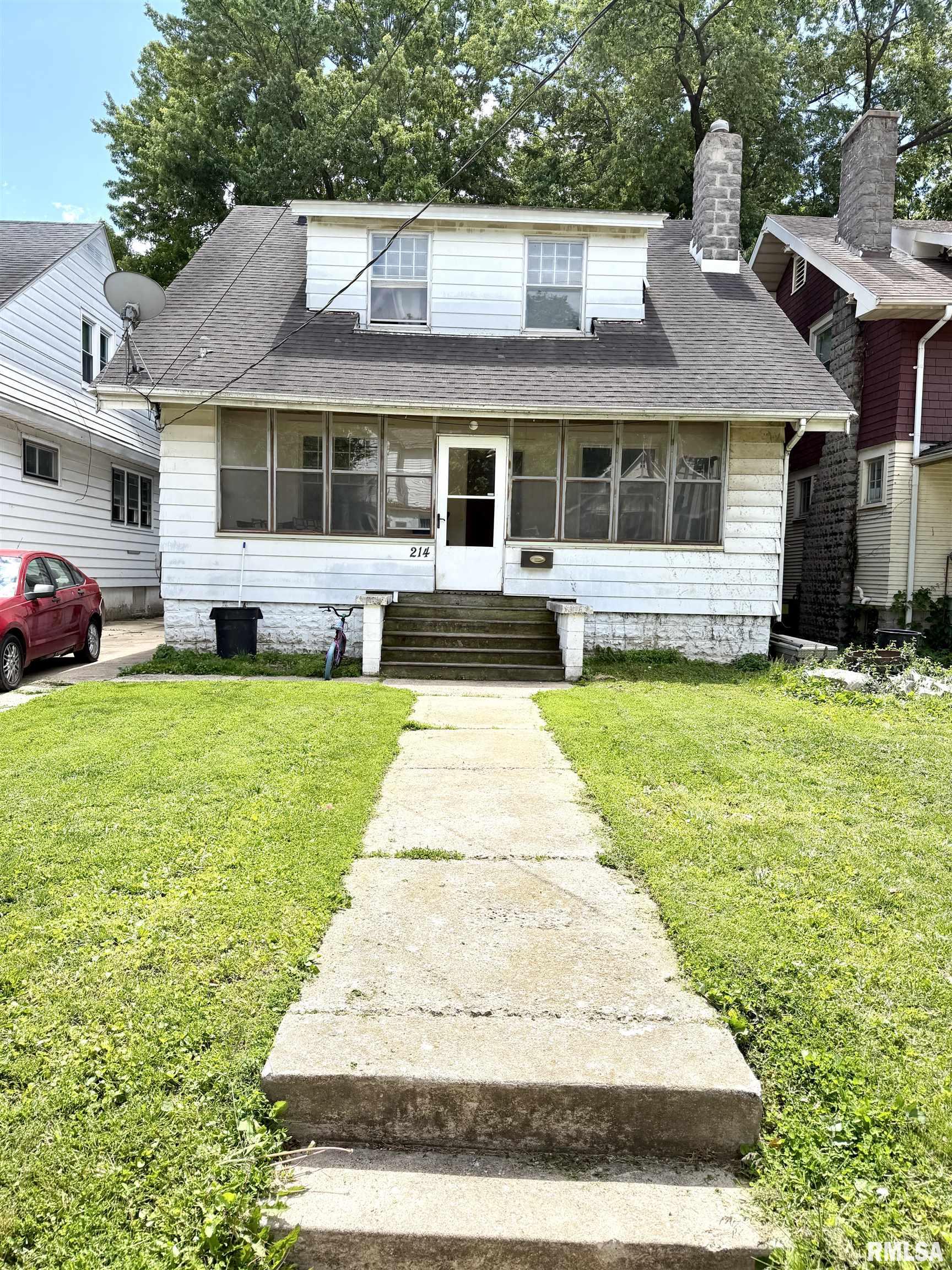 214 E THRUSH Avenue Peoria IL