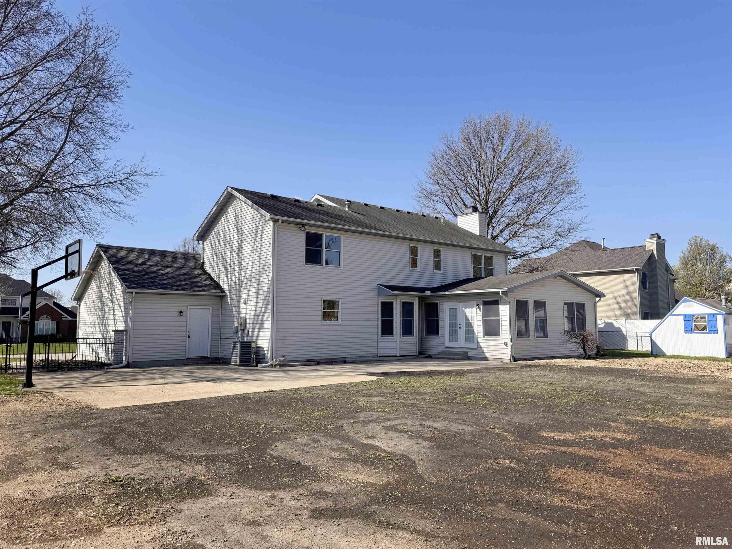1118 WEDGEWOOD Court Decatur IL