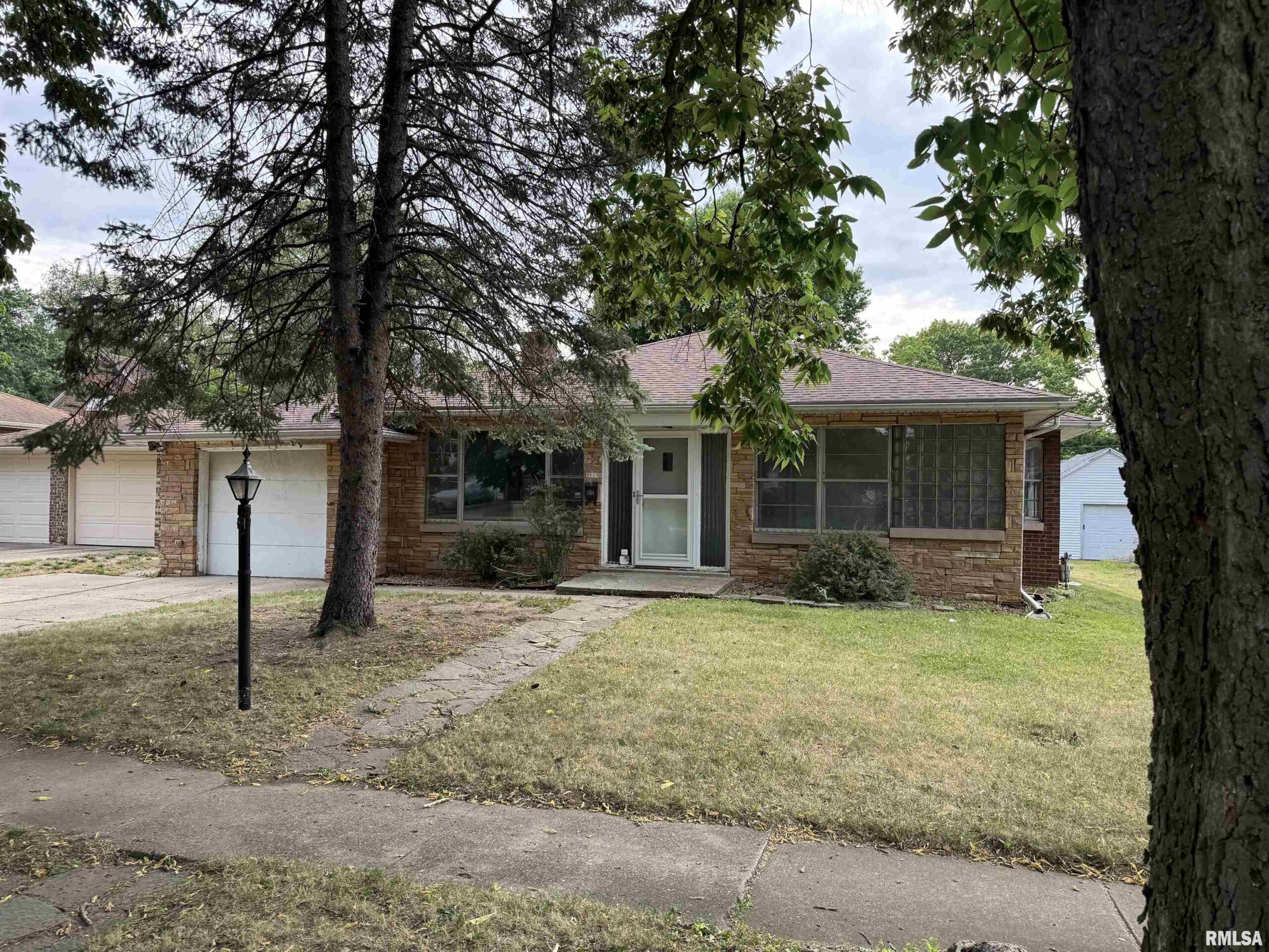 1115 S 9th Street Pekin IL