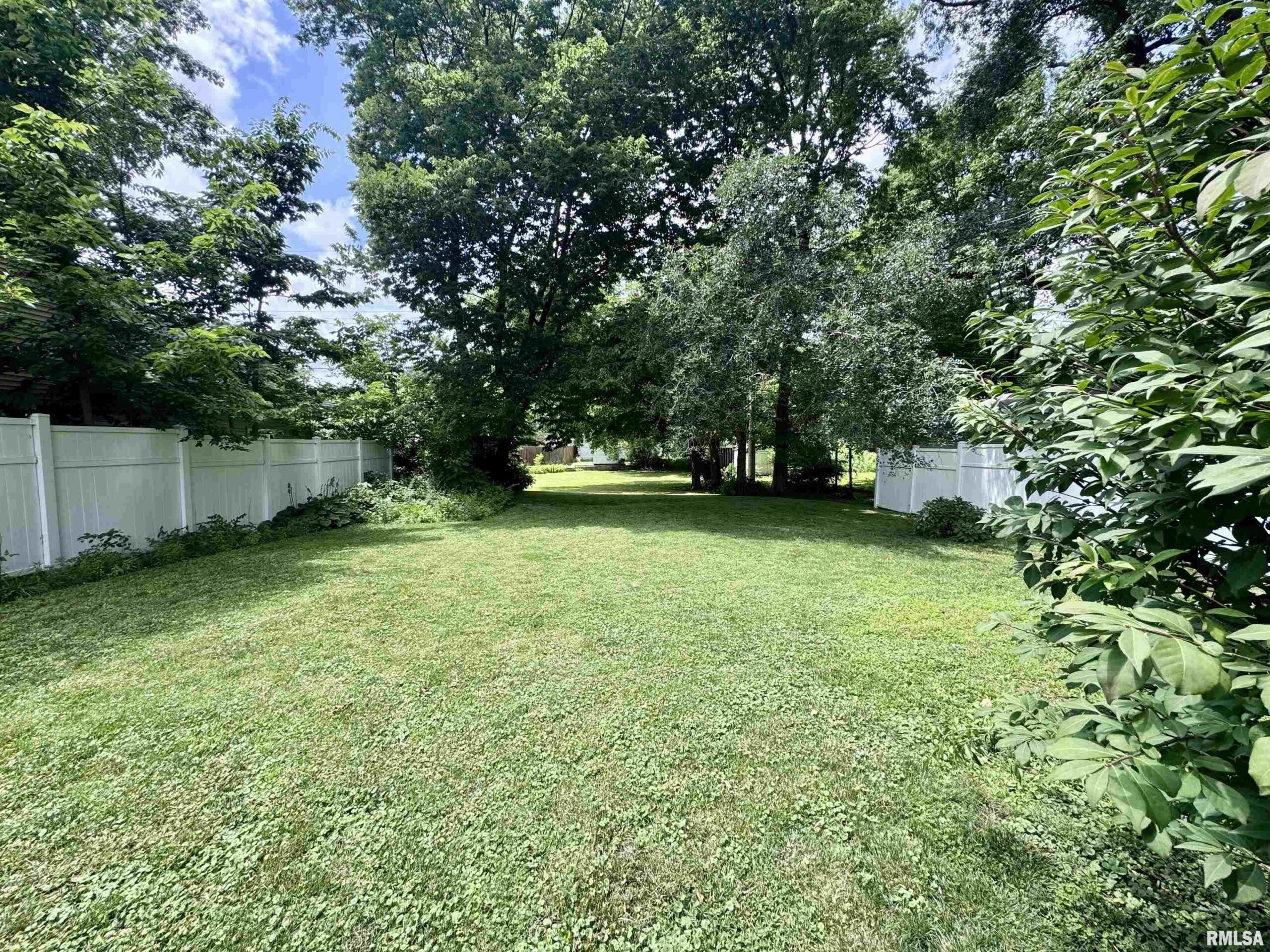 332 S DUDLEY Street Macomb IL