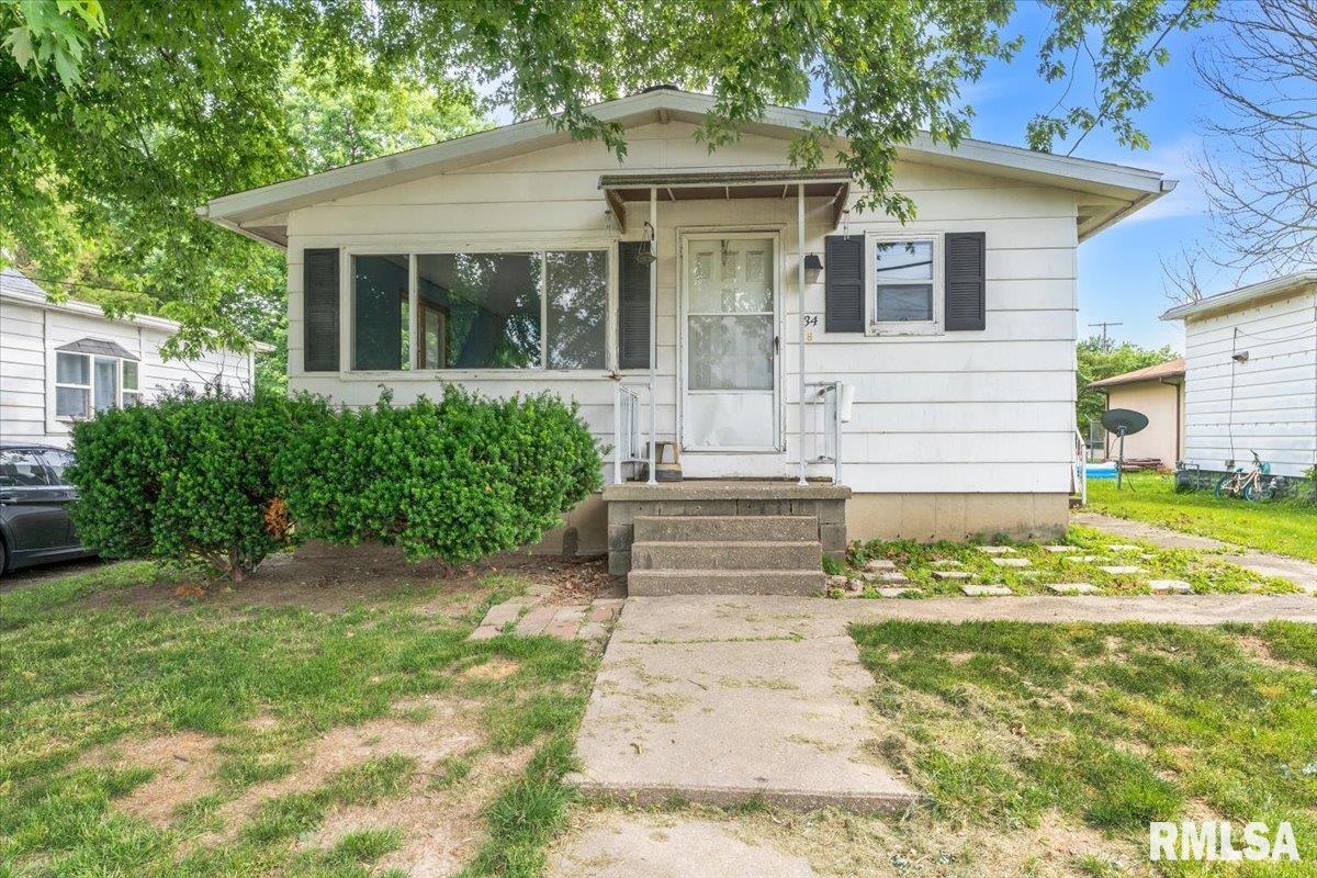 34 W KENNEY Street Divernon IL