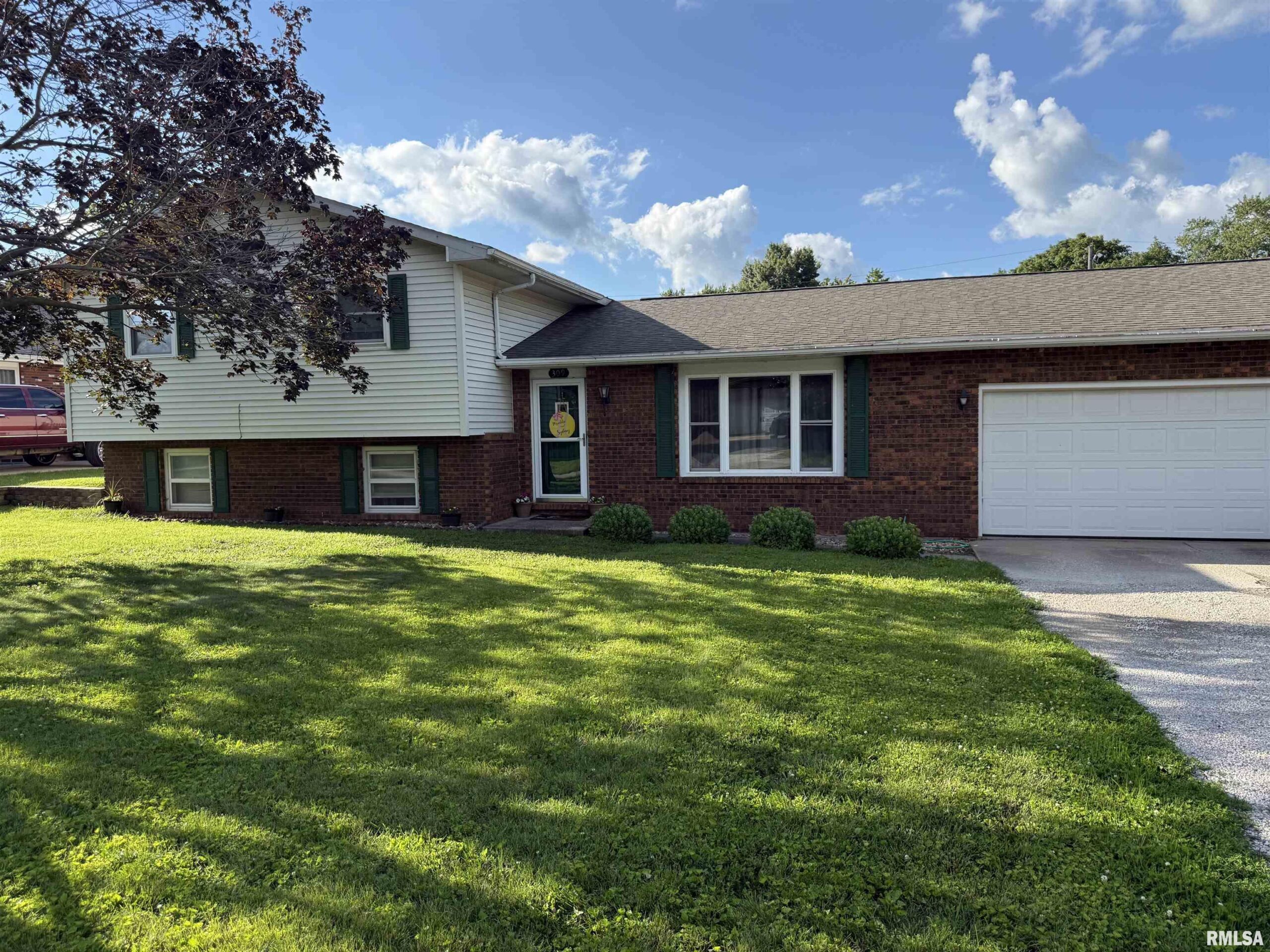 309 E Conrey Street Williamsville IL