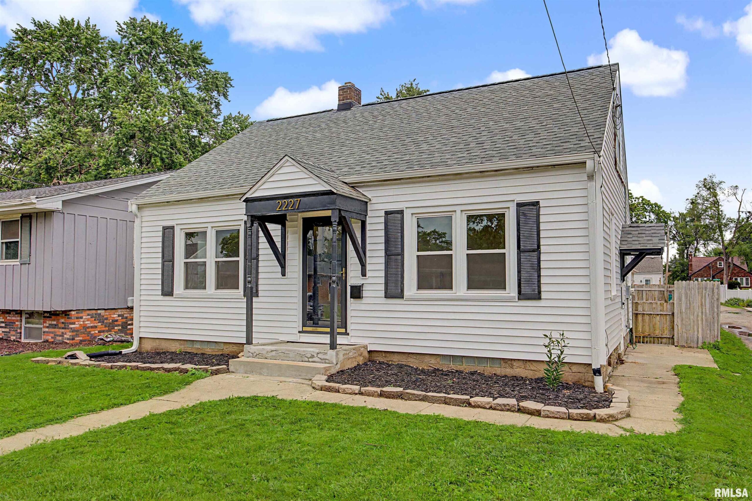 2227 W CALLENDER Avenue West Peoria IL
