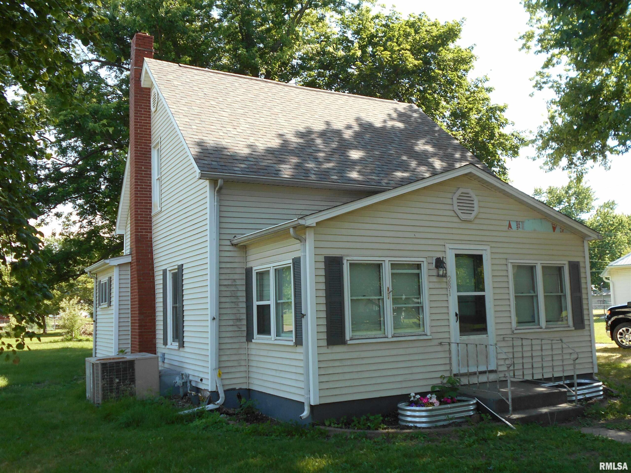 281 E MECHANIC Street Ipava IL
