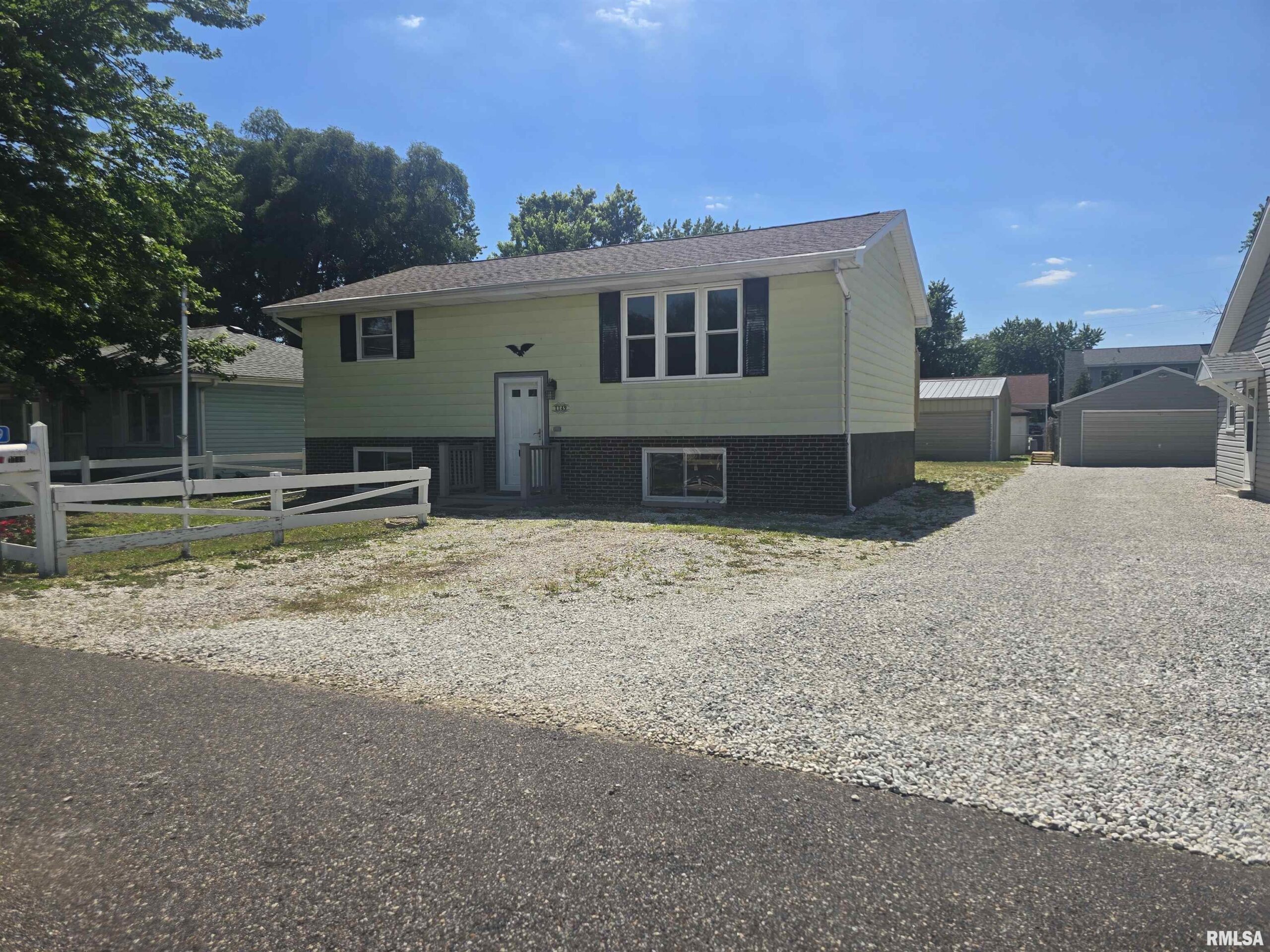 1149 PERRY Street East Peoria IL