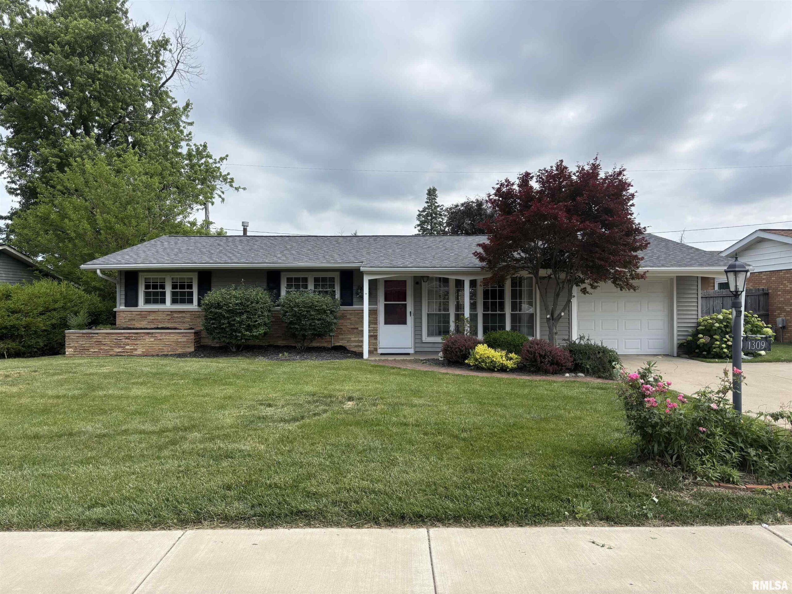 1309 BOBOLINK Drive Washington IL