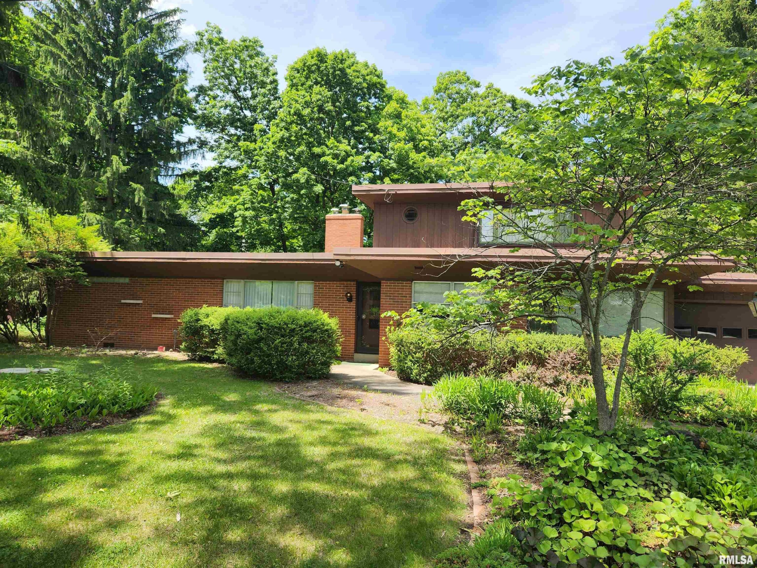 151 W DETWEILLER Drive Peoria IL