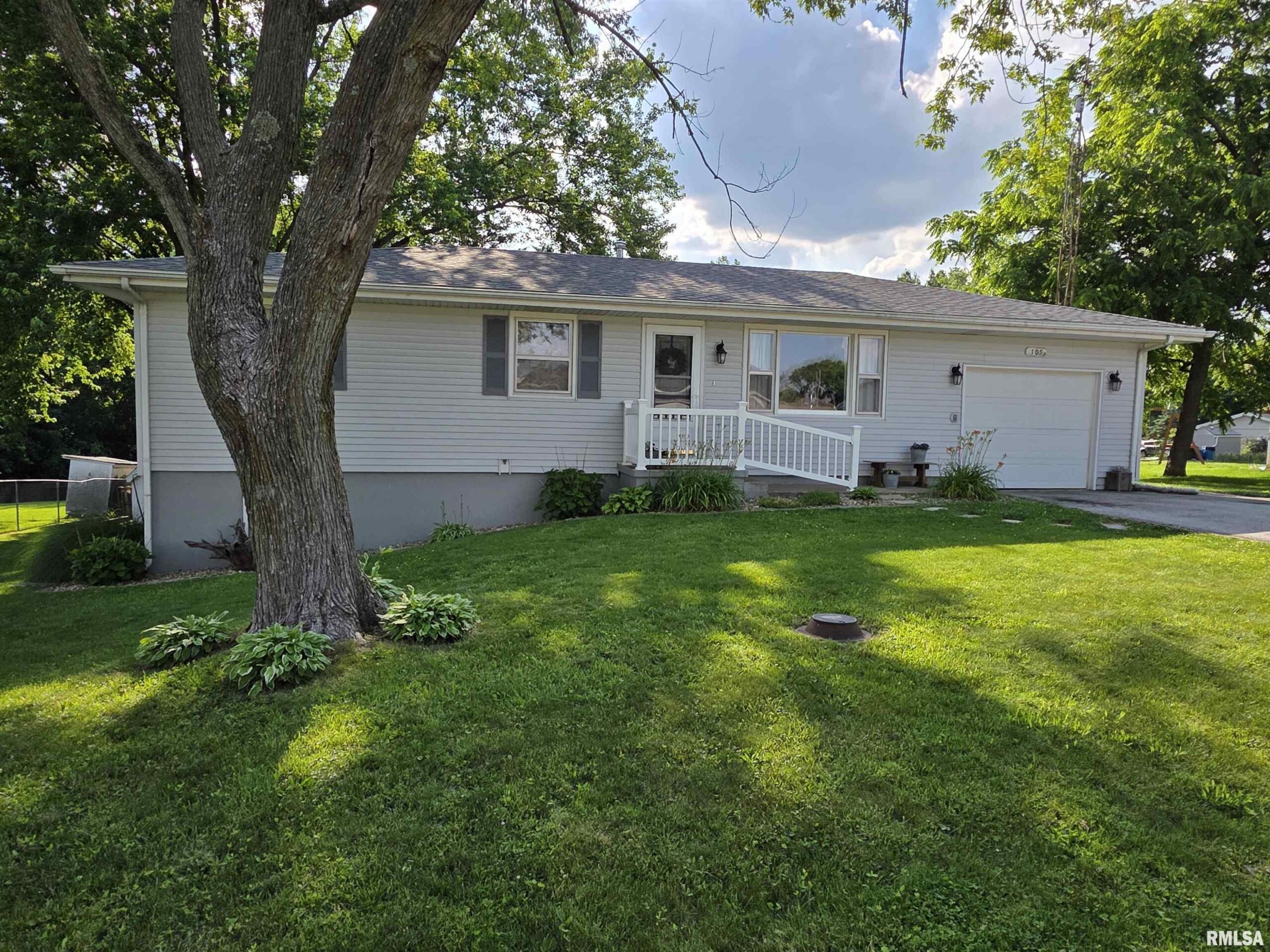 105 JONES Street Woodson IL