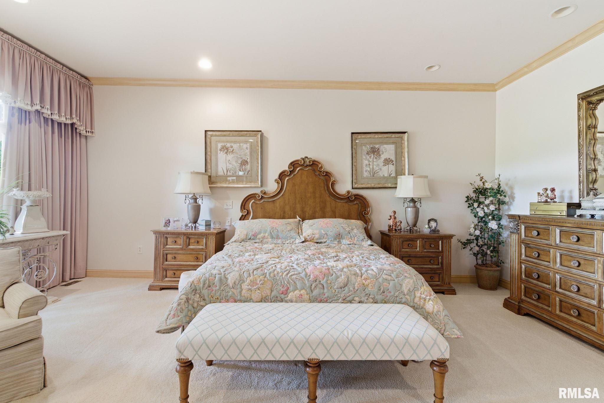 285 FAIRWAY Drive Harrisburg IL