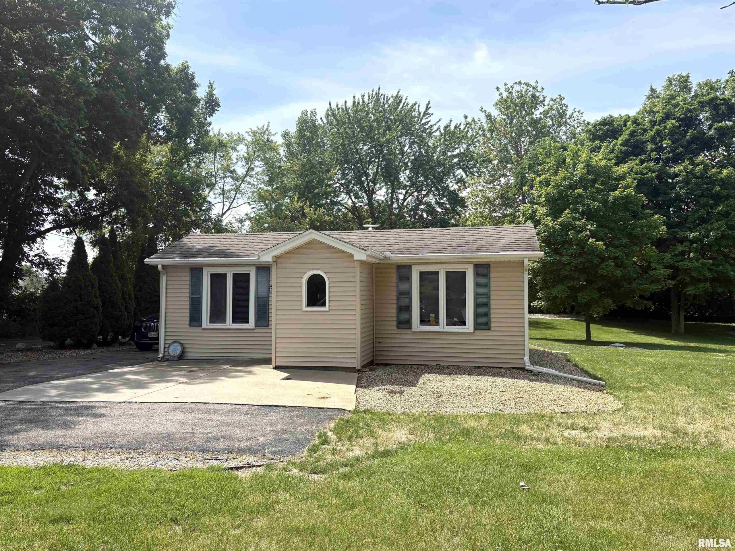 22605 VETERANS Road Morton IL