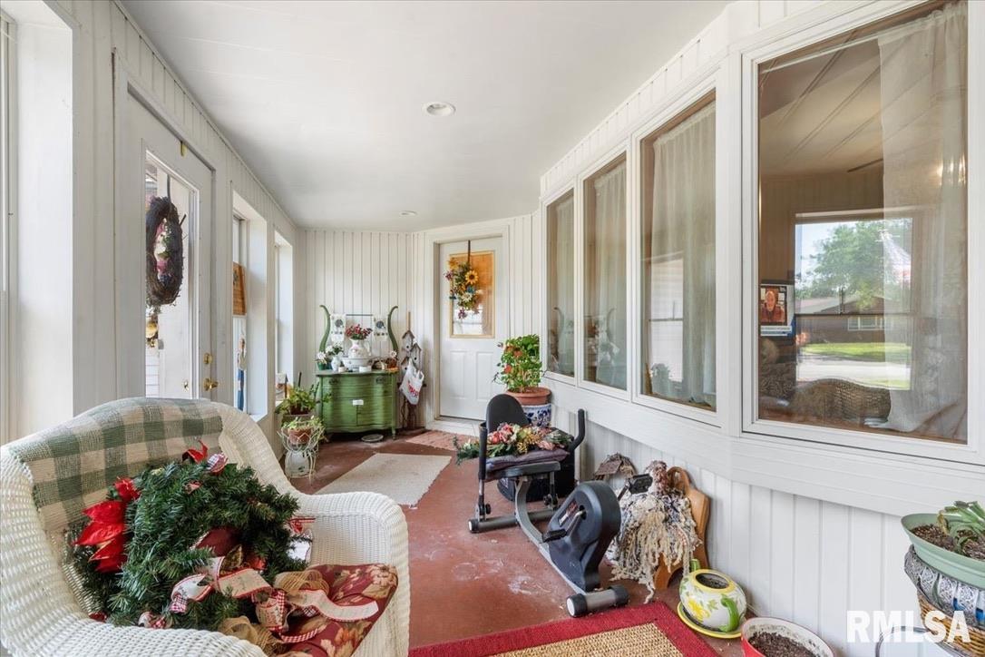 1208 PINE Lane Auburn IL