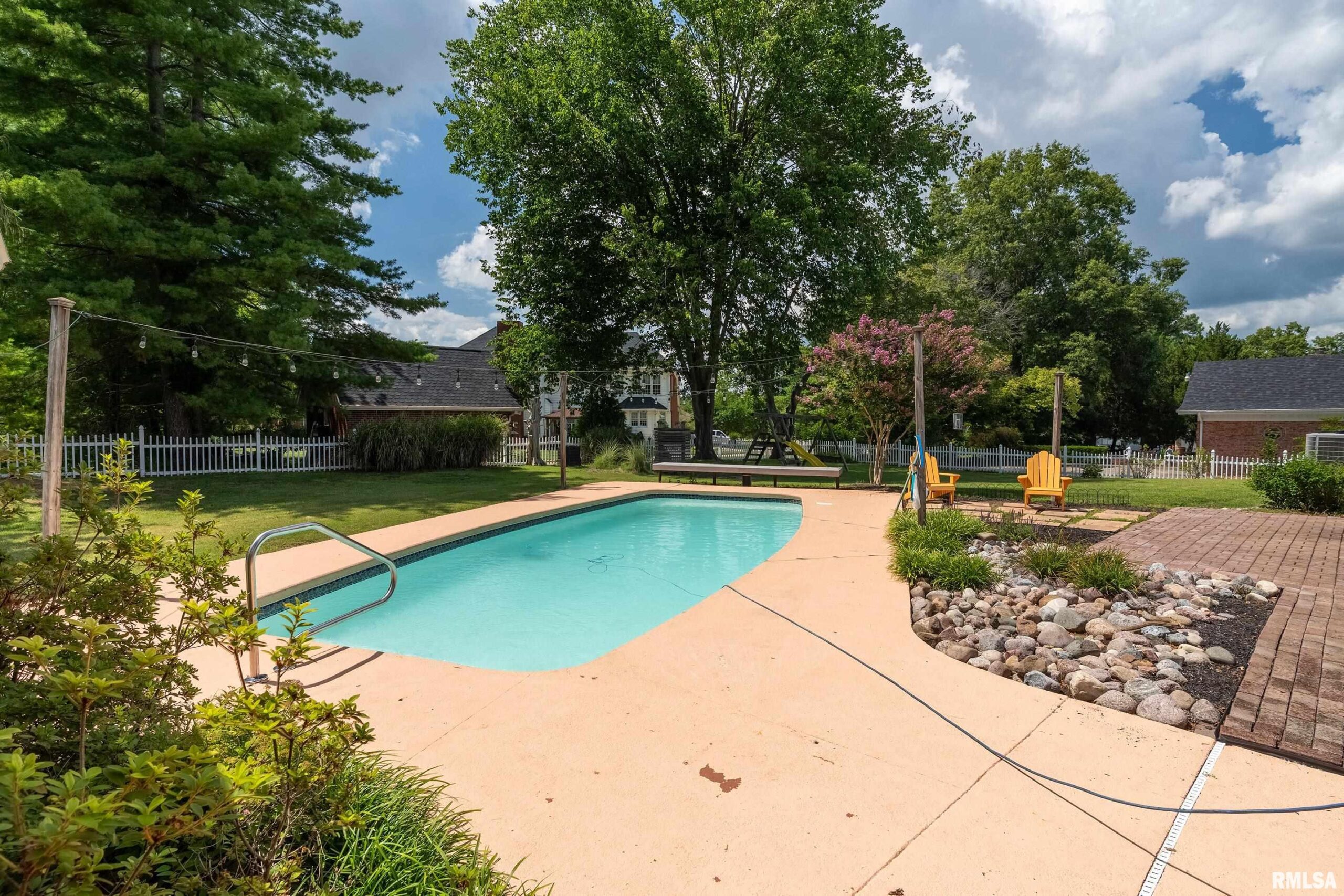 1502 NAGEL Drive Marion IL