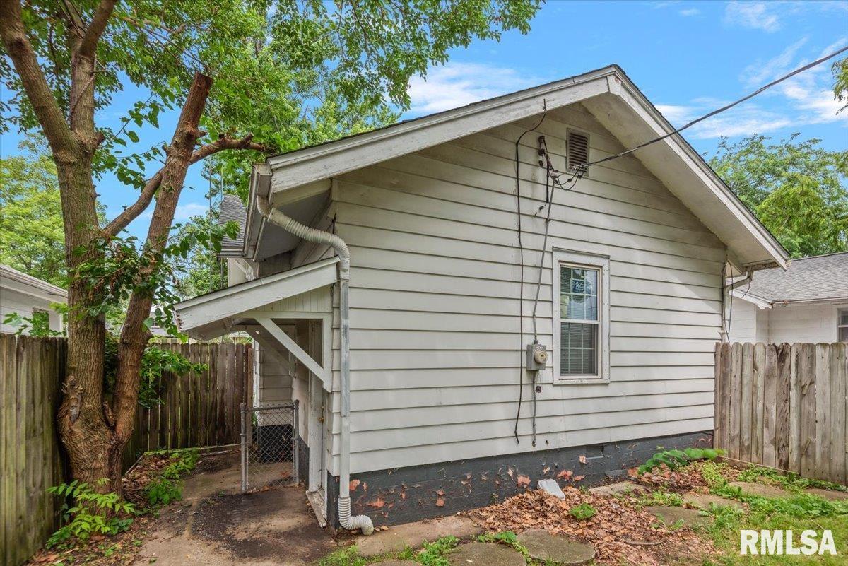 2516 S 10TH Street Springfield IL