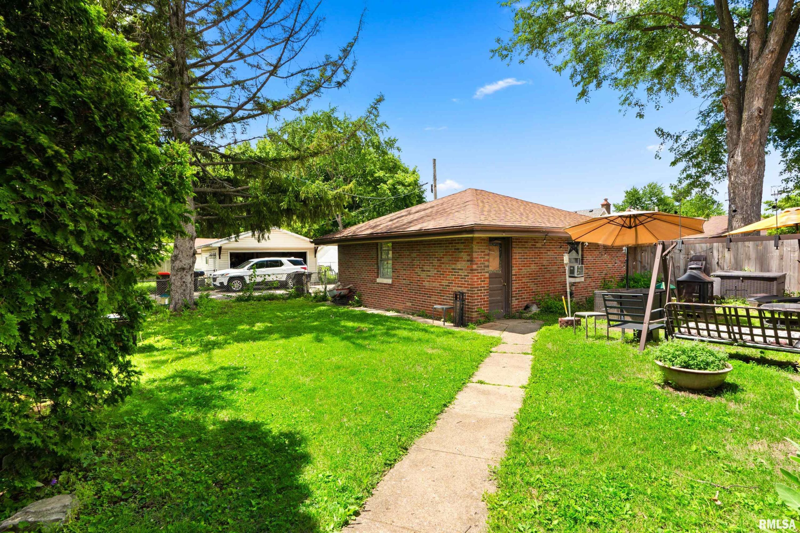 2907 N SHERIDAN Road Peoria IL