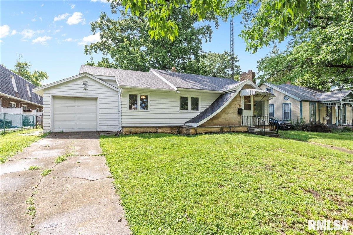 201 S WALNUT Street Springfield IL