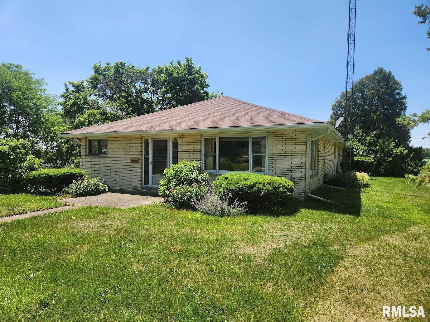 300 N 3RD Street Wyoming IL