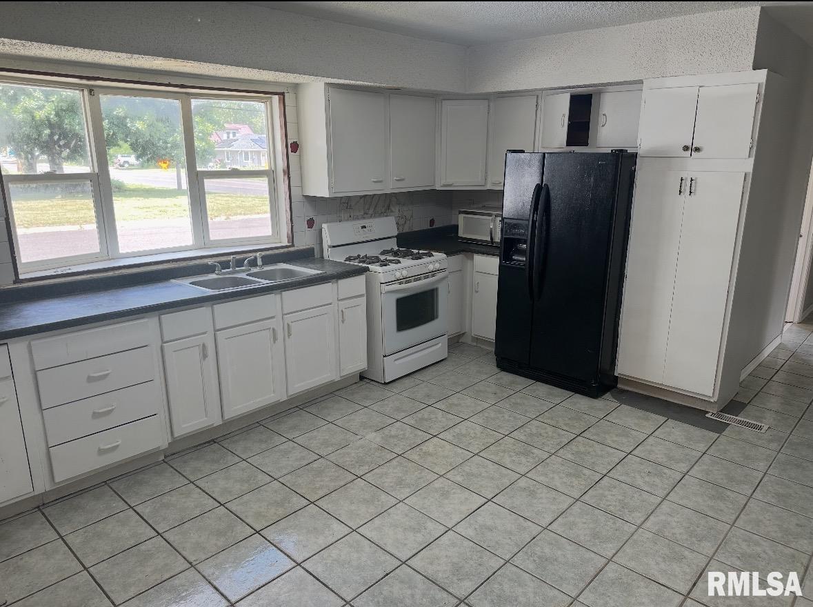 1401 S 14TH Street Pekin IL