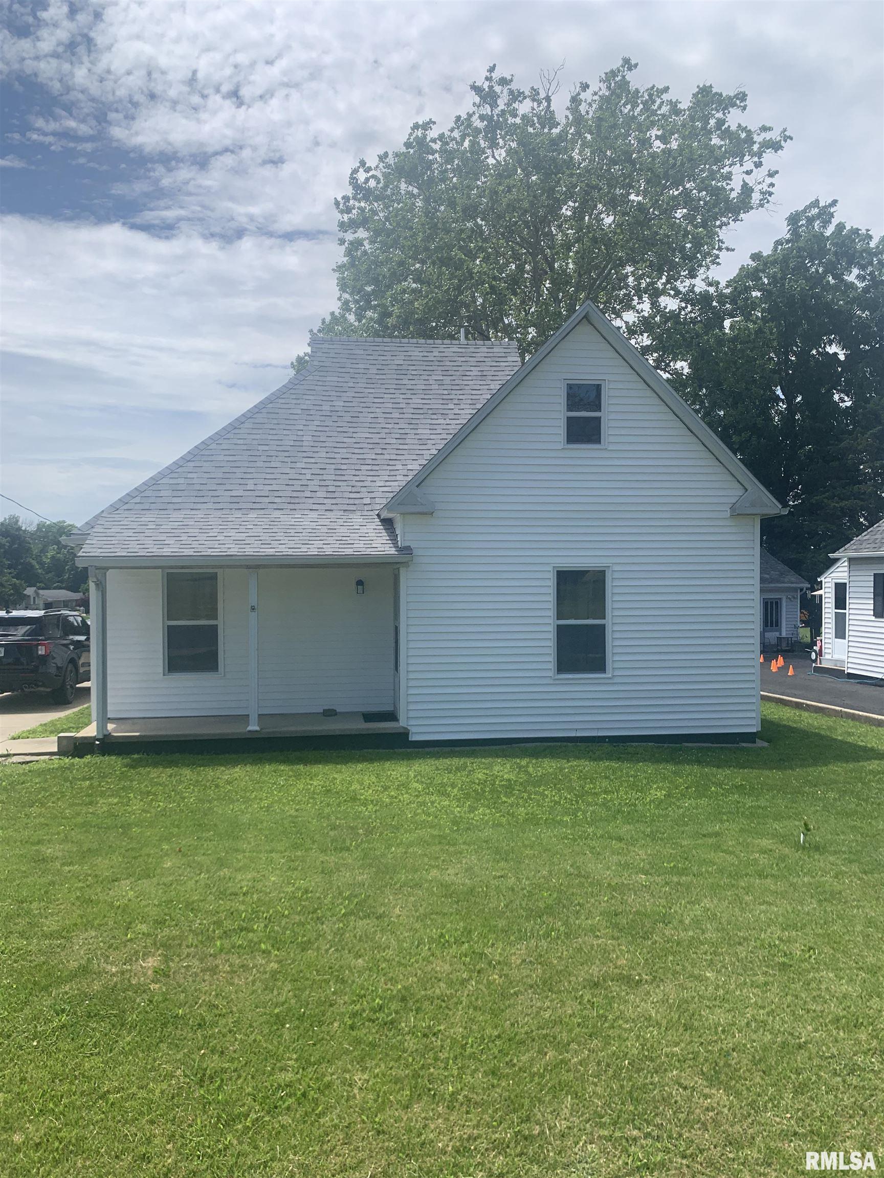 149 S GRAND Avenue Jacksonville IL