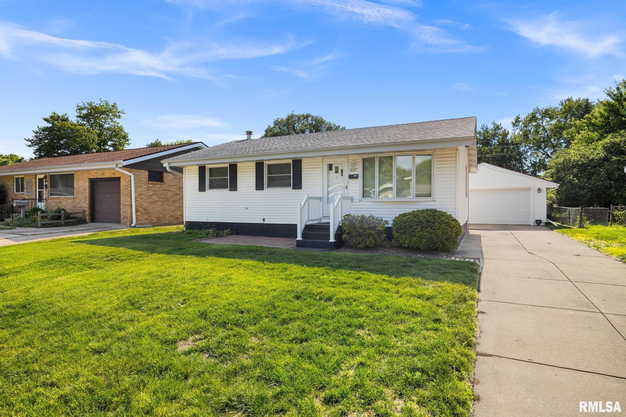 411 MANOR Street Pekin IL