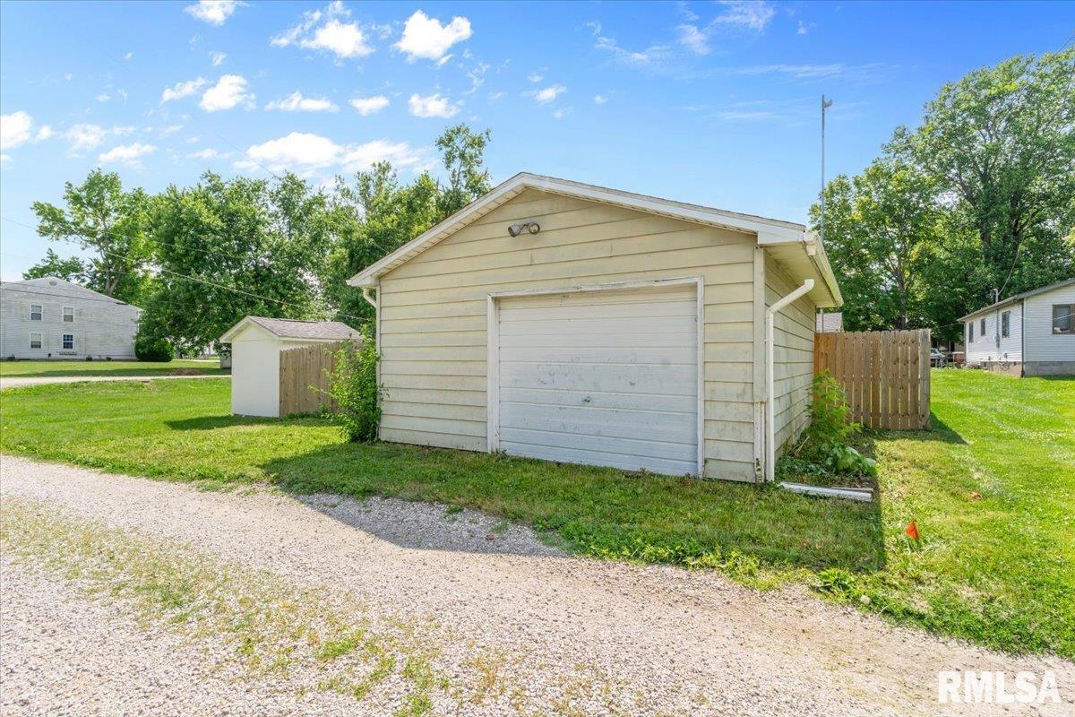 703 N 5TH Street Auburn IL