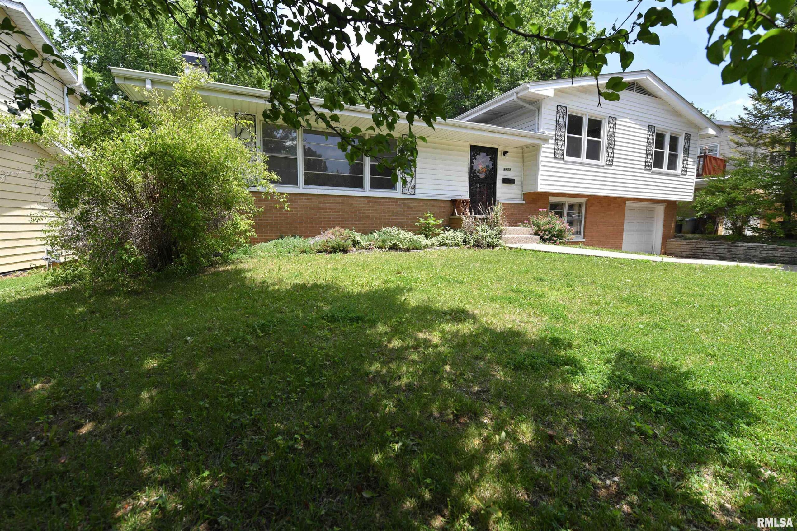 2717 W CASTLE Court Peoria IL