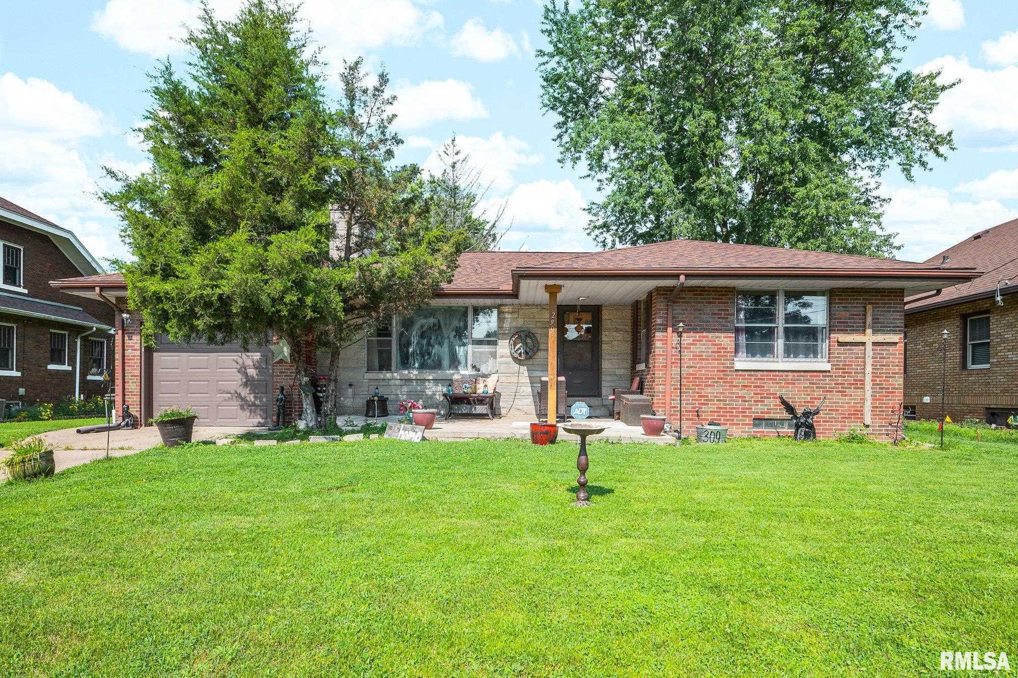 2907 N SHERIDAN Road Peoria IL