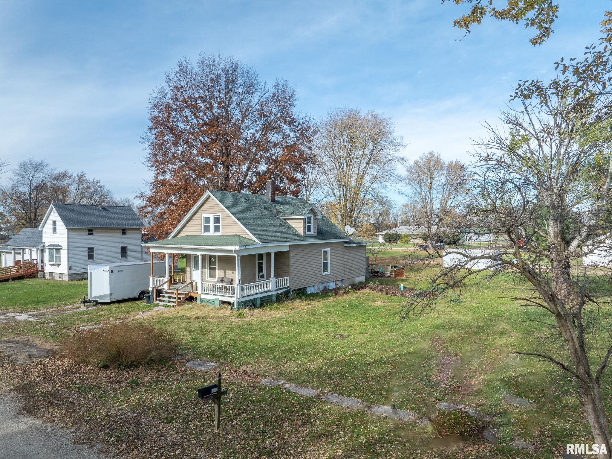 108 E GRANT Street Avon IL