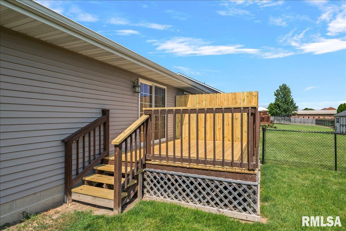 418 E SPRUCE Street Chatham IL