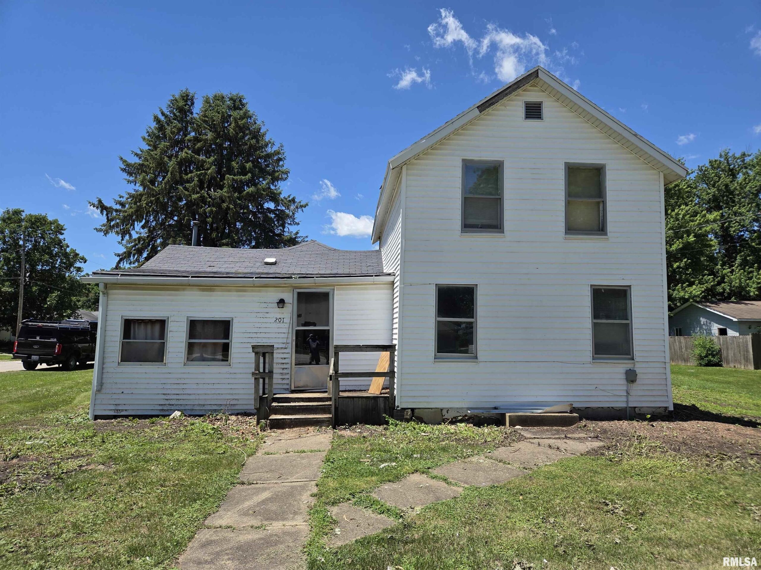 201 N DEPOT Street Altona IL