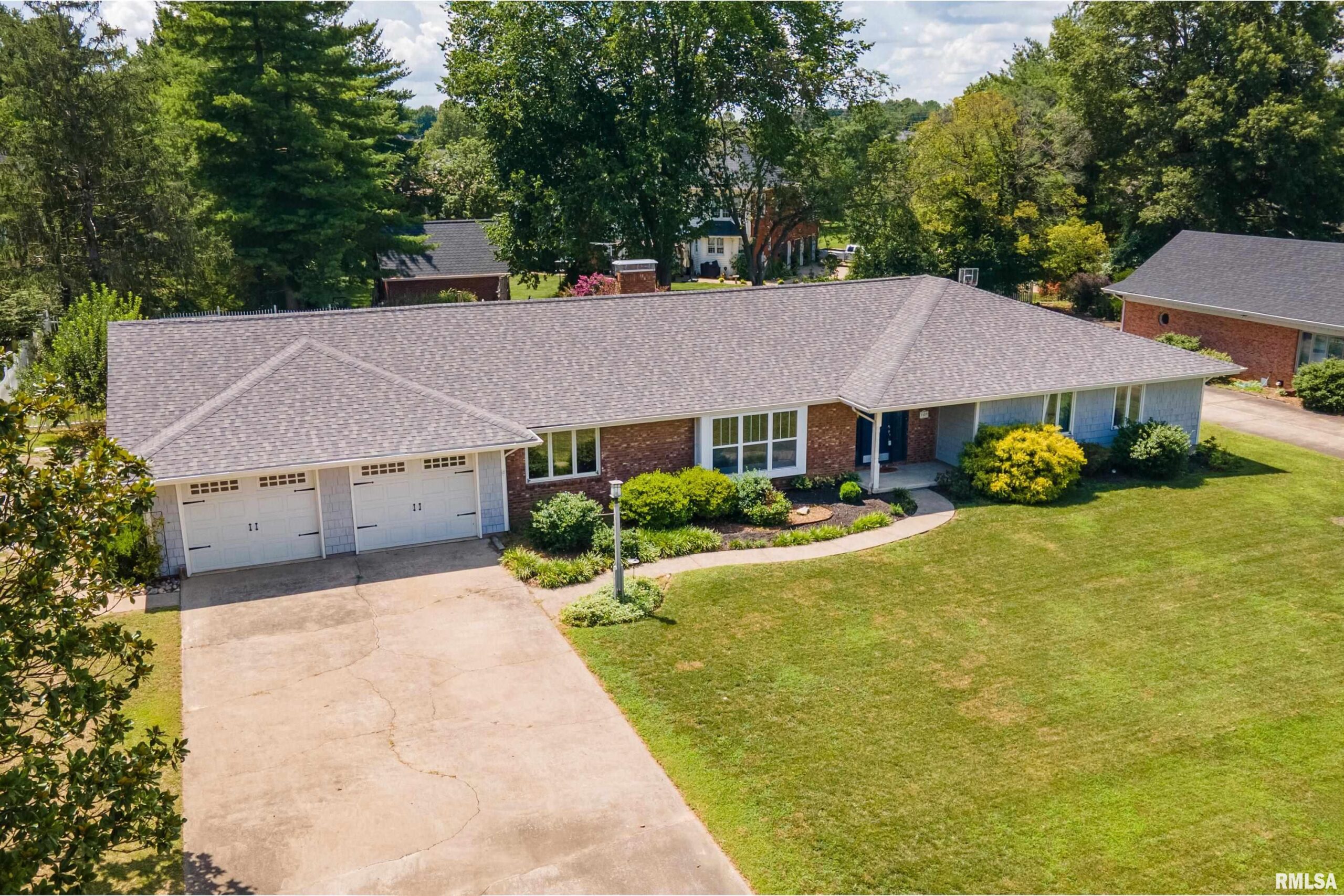 1502 NAGEL Drive Marion IL