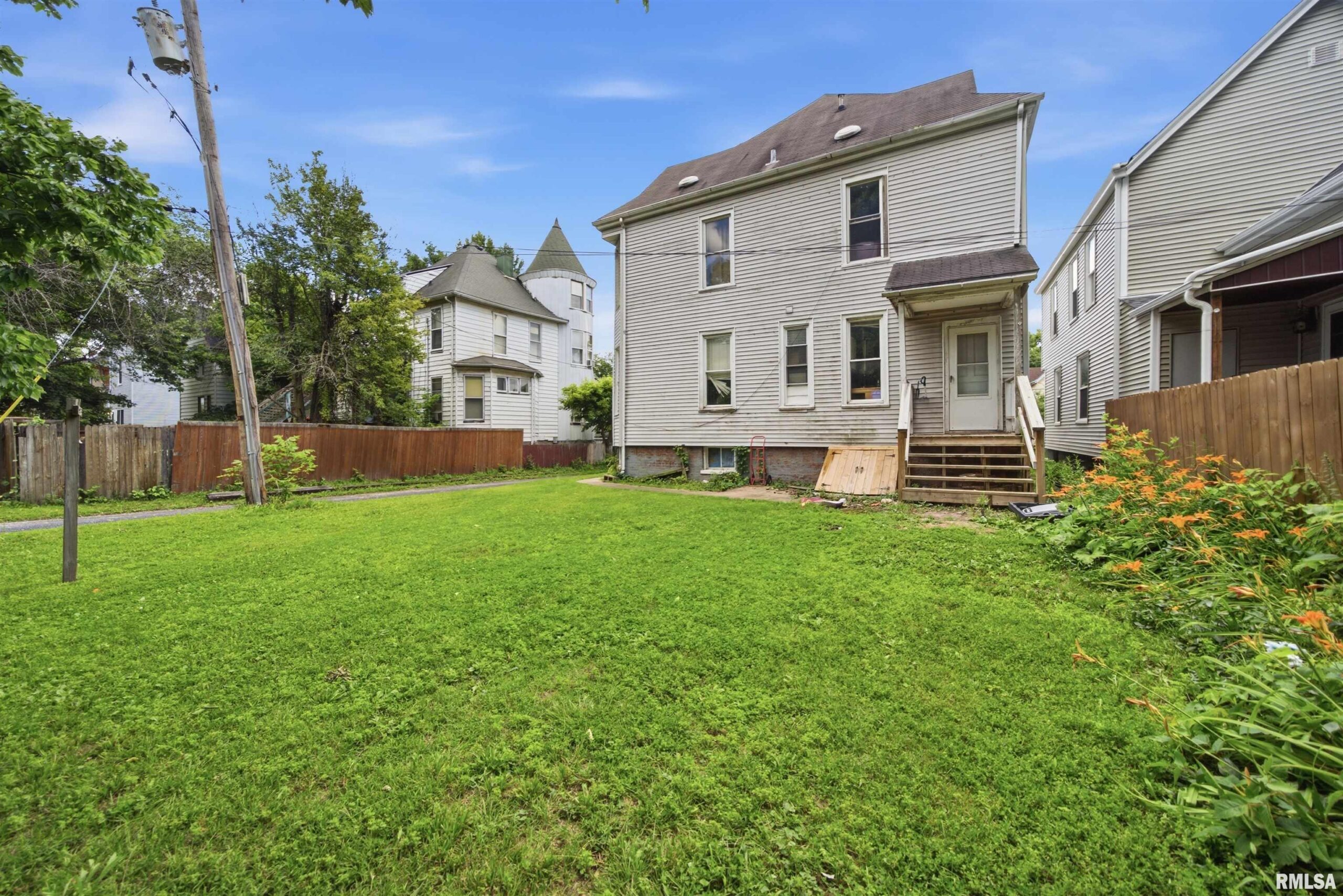 609 W ARMSTRONG Avenue Peoria IL