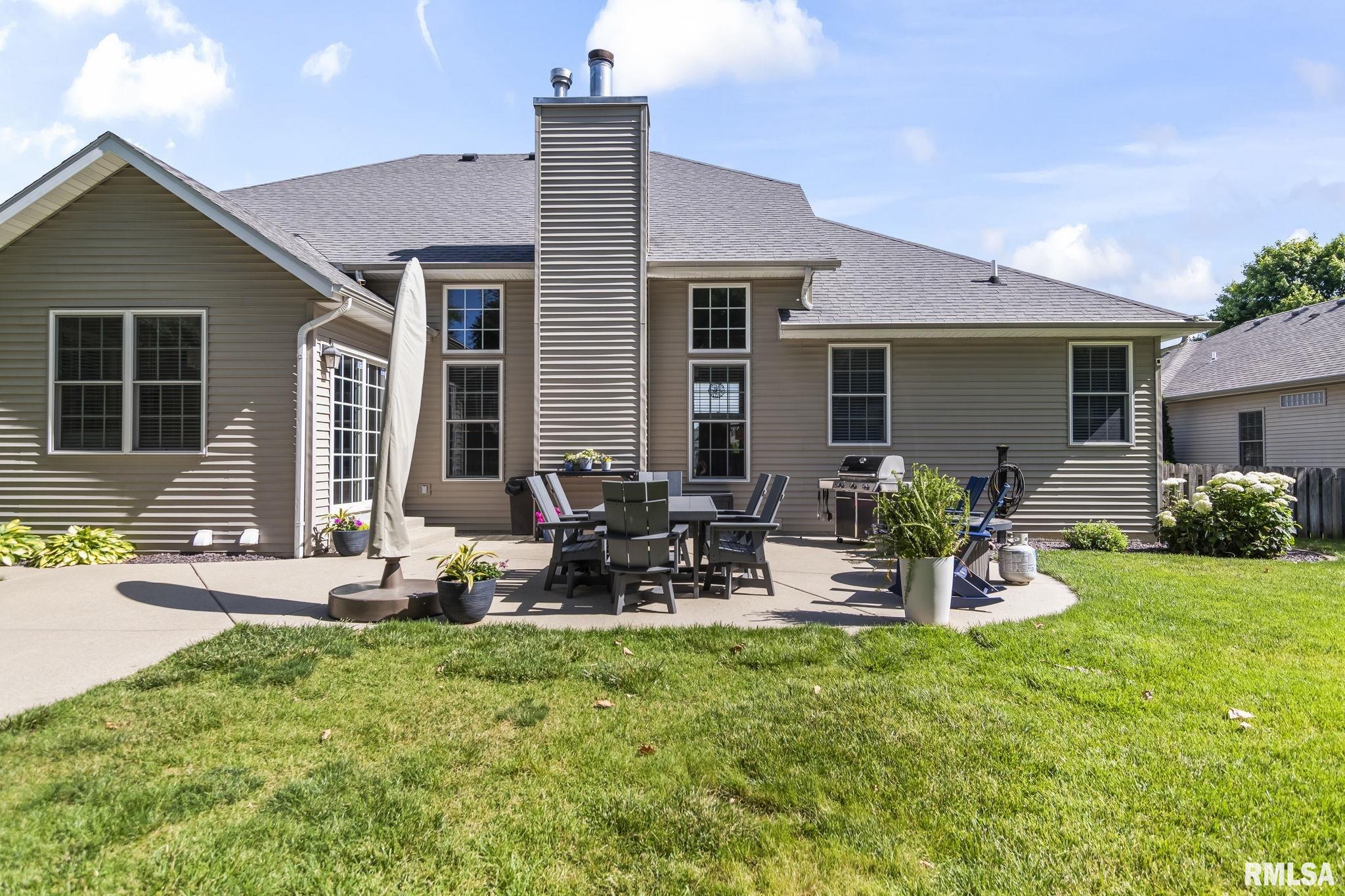 2236 W LAUREL Street Springfield IL