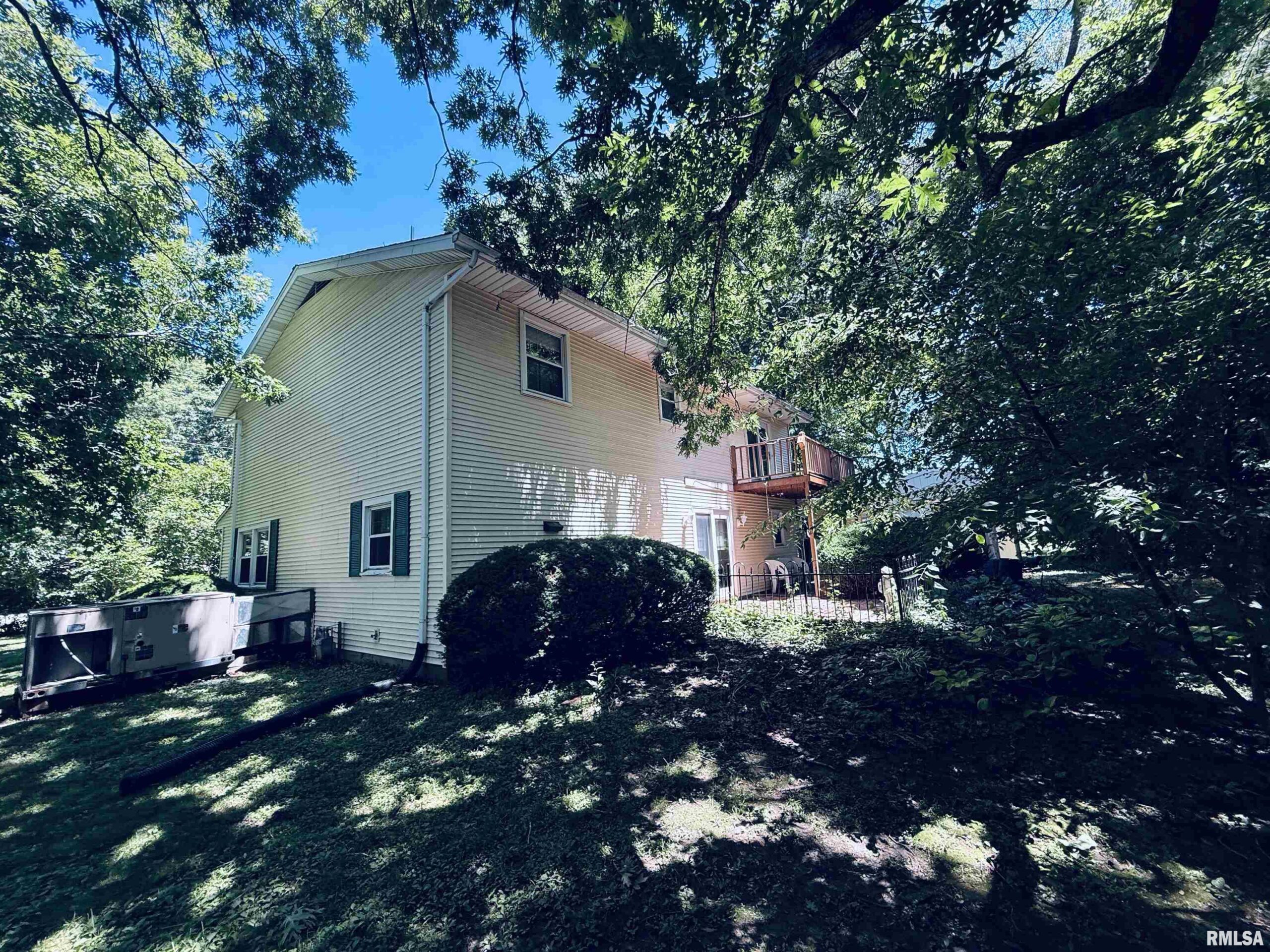 1533 HICKORY POINT Road Metamora IL