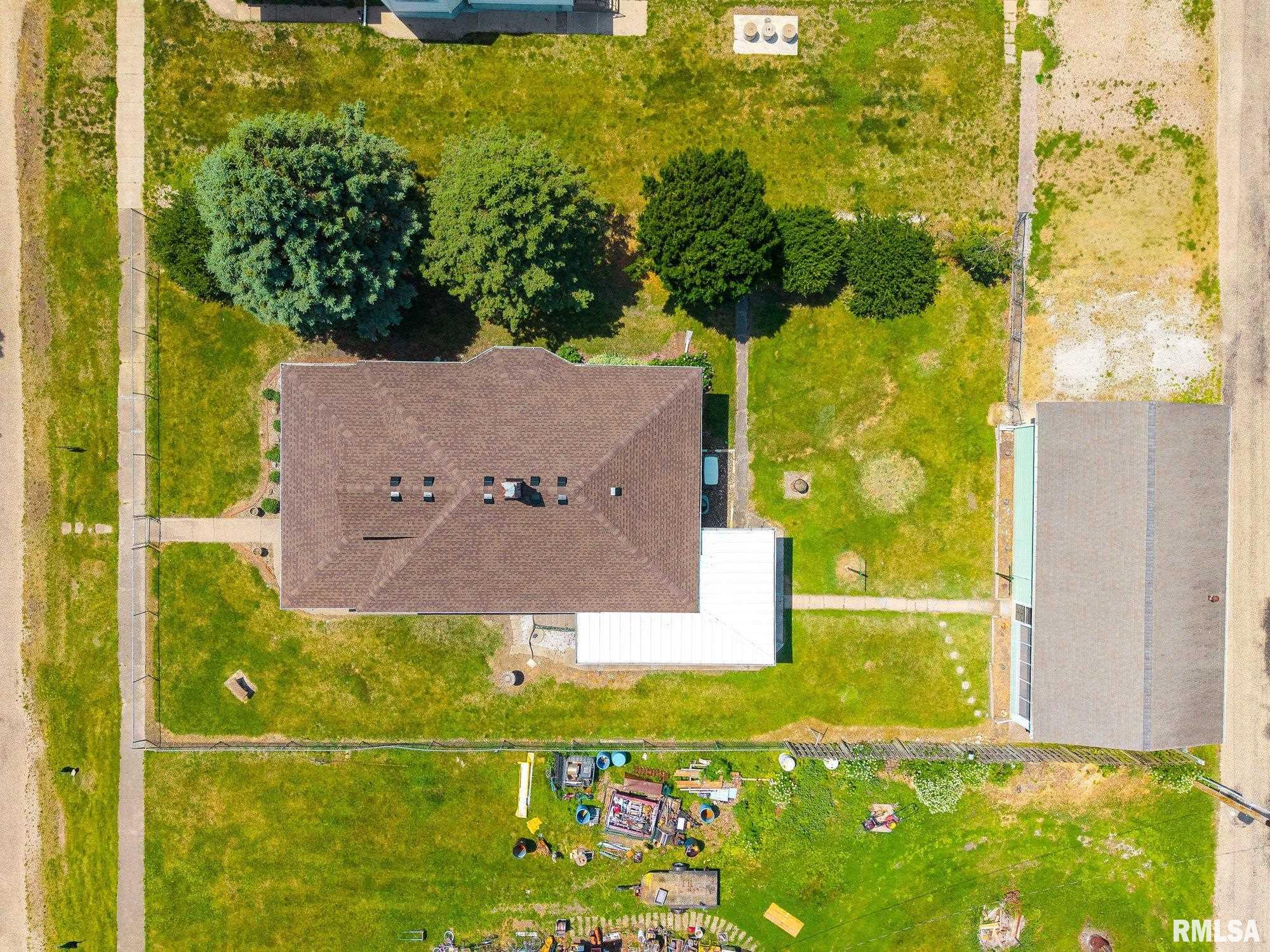 209 W WALNUT Street La Rose IL