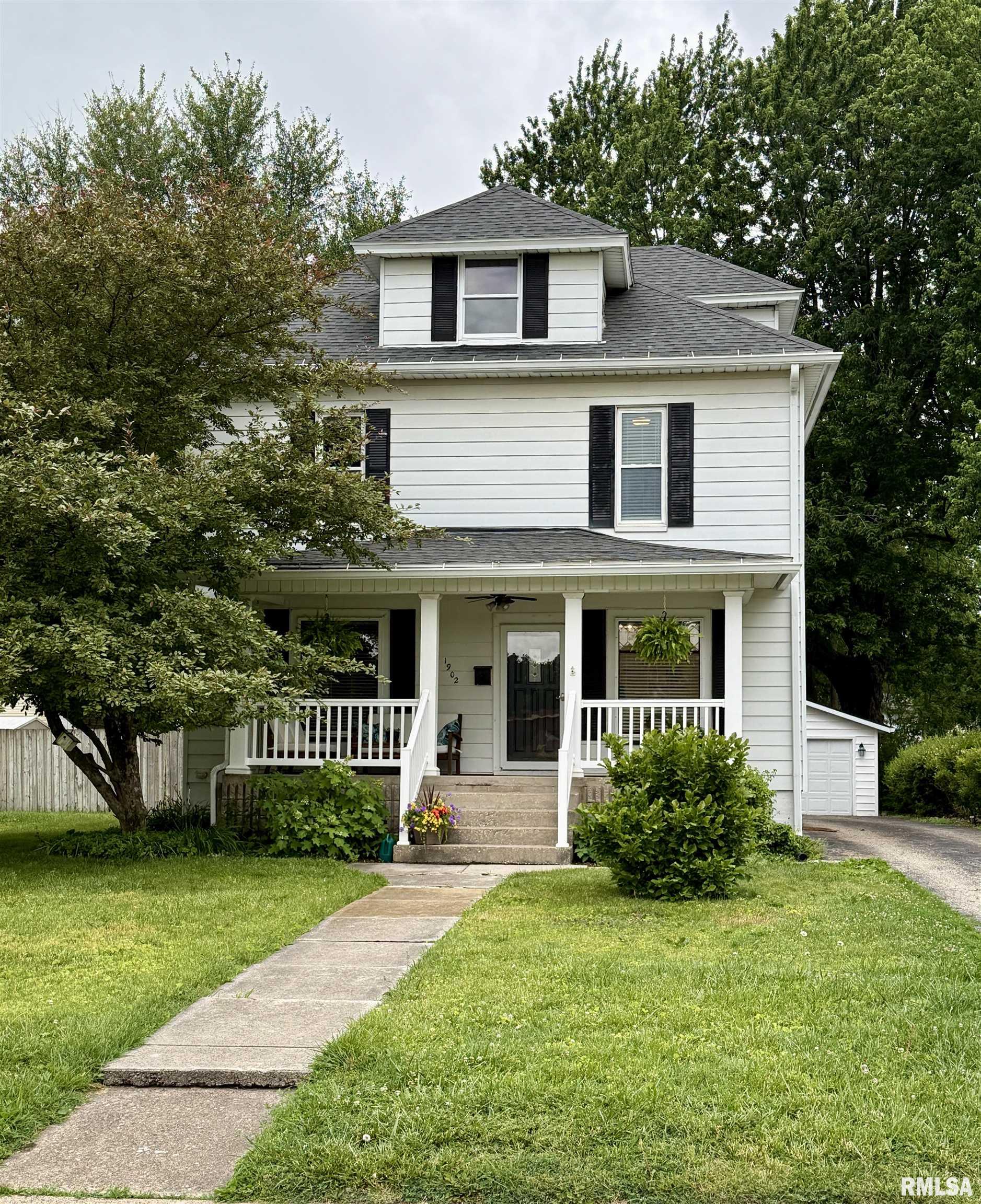 1902 N BROAD Street Galesburg IL
