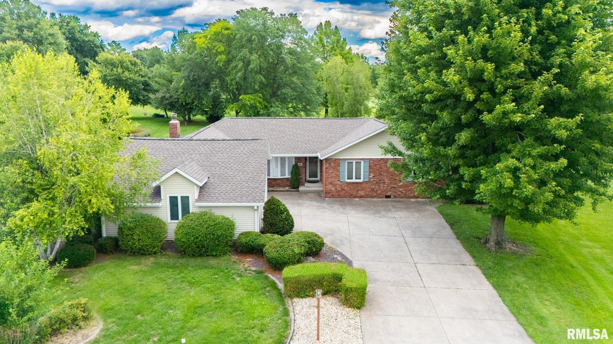 2 WINGED FOOT Drive Pekin IL