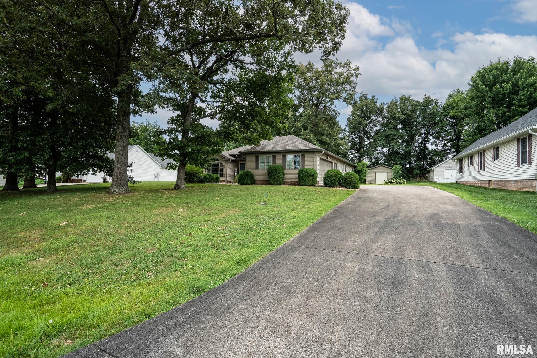 2803 HICKORY Lane Marion IL
