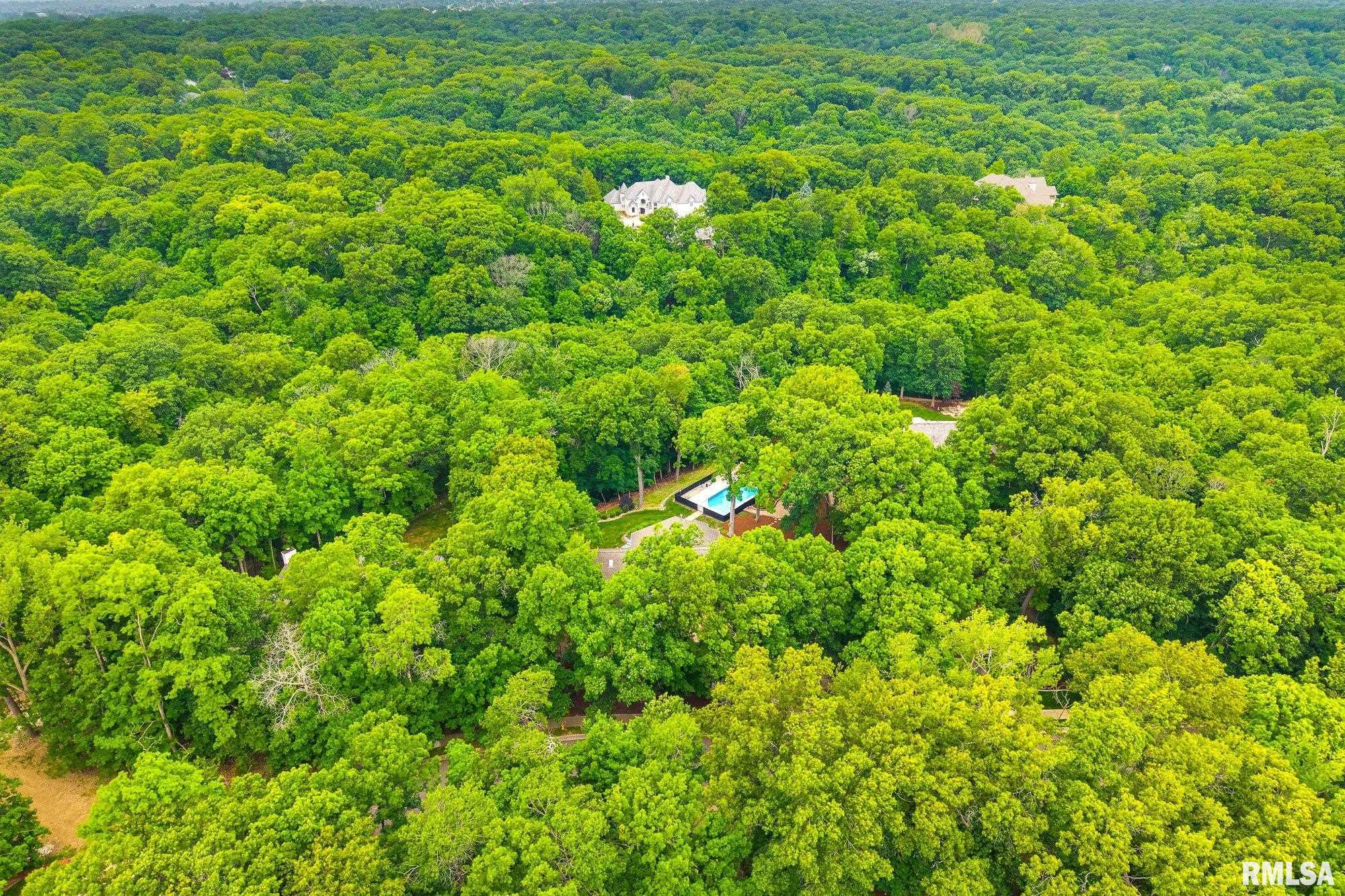 341 W RAVINWOODS Road Peoria IL
