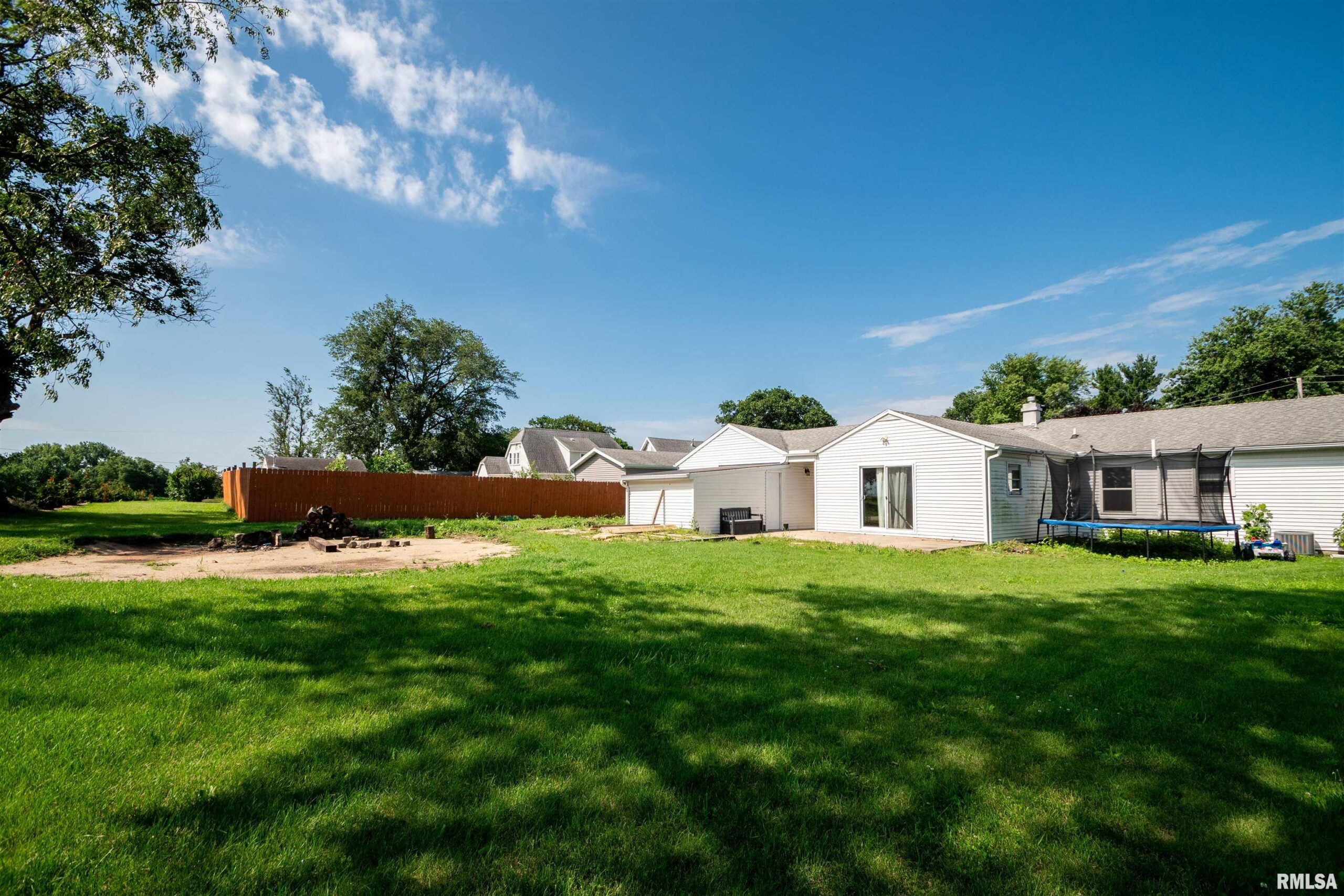 200 S FRANCIS Street Washburn IL