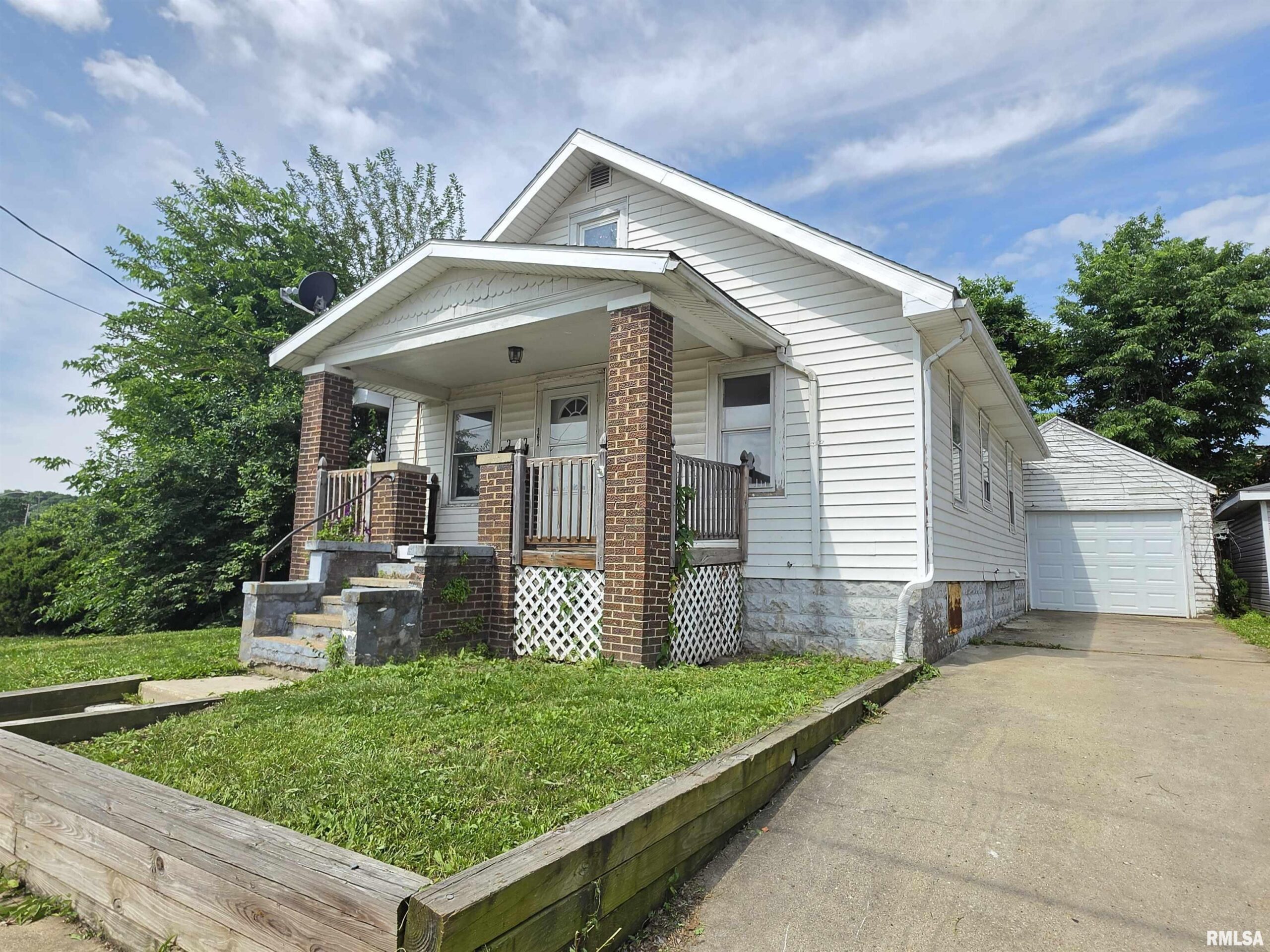 121 PERSHING Place East Peoria IL